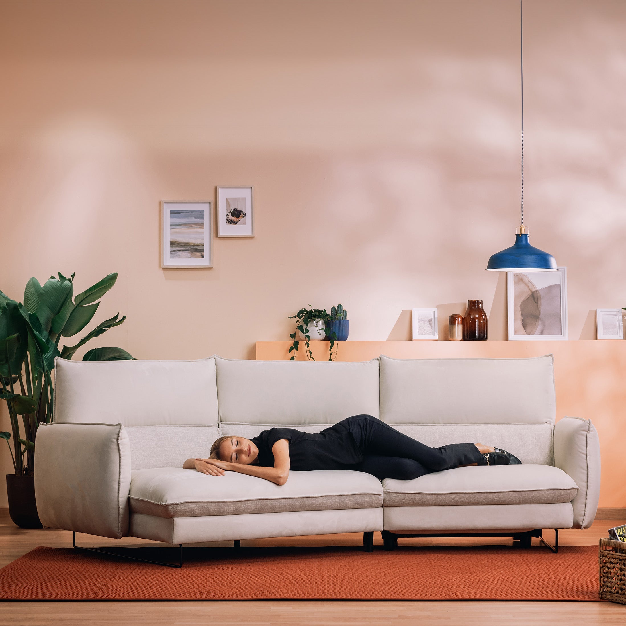 Monamour divano moderno angolare con opzione relax elettrico in microfibra smacchiabile impermeabile T11 panna - divani.store