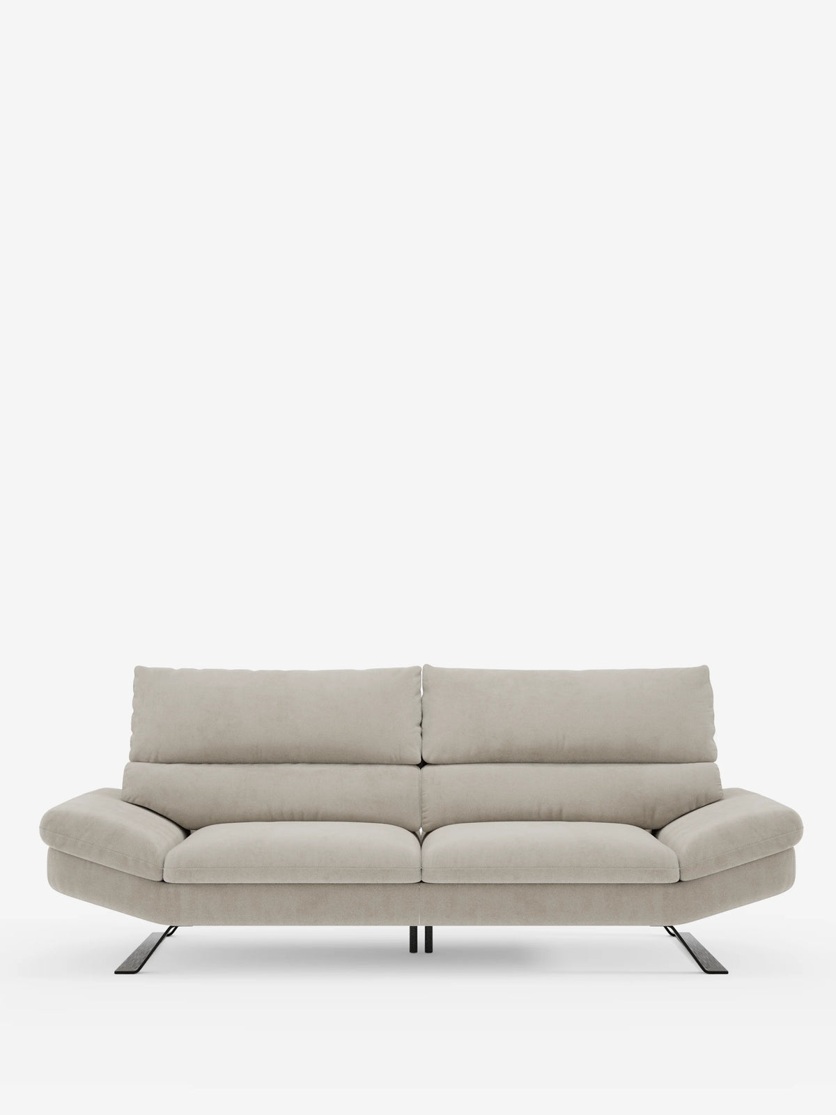 Eclipse Divano, un divano minimalista dal design moderno a 2 e 3 posti di Divani.Store, rivestito in elegante microfibra T11 resistente alle macchie nei toni del grigio chiaro, è caratterizzato da morbidi cuscini, schienali traslanti per un sostegno regolabile, braccioli inclinati ed eleganti gambe alte in metallo nero. La silhouette dalle linee pulite, con il morbido rivestimento e la seduta modulabile, offre un comfort contemporaneo e versatile su uno sfondo bianco.