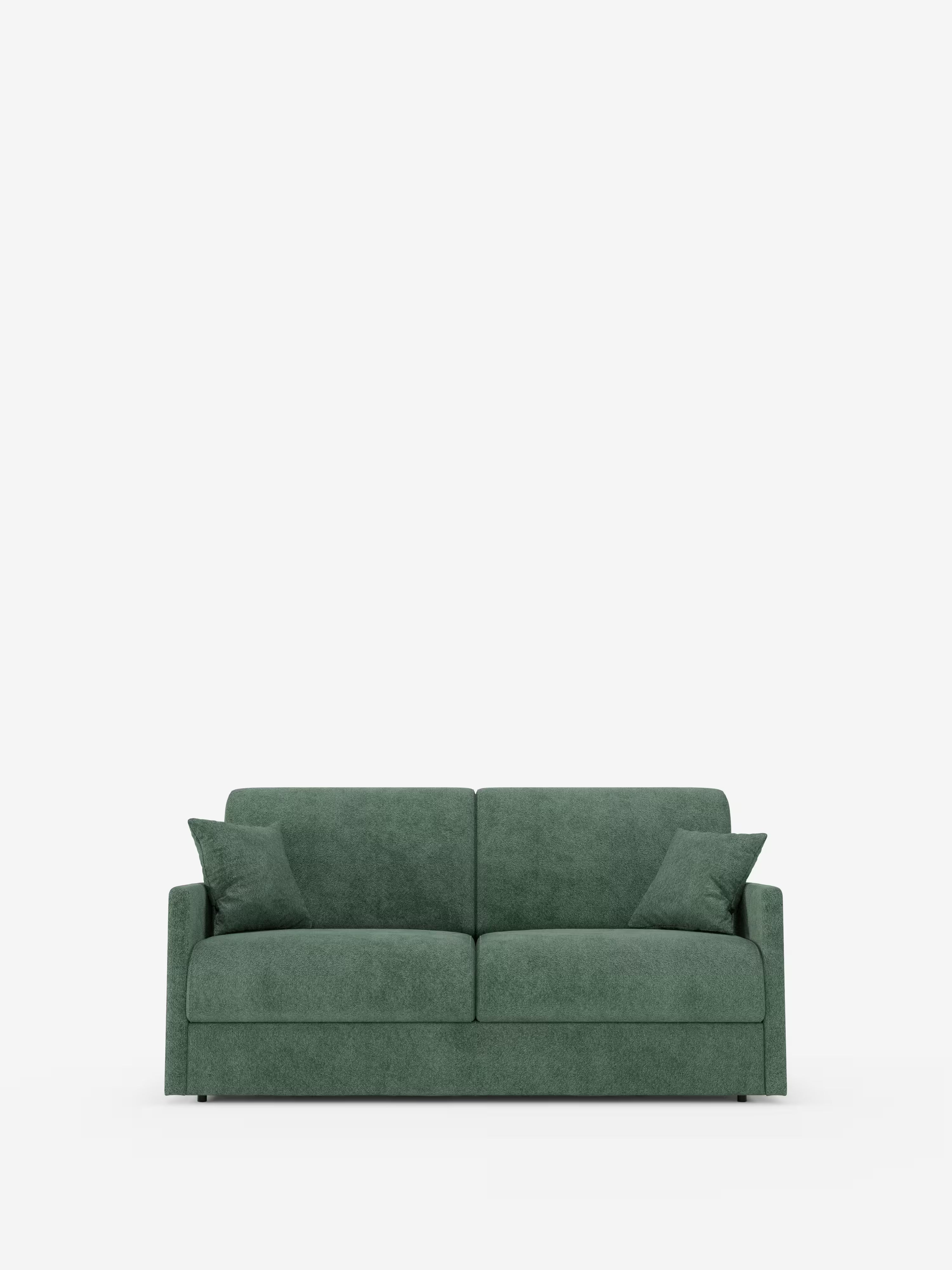 Un moderno divanetto verde, il Tommy Divano letto a 2 e 3 posti matrimoniale di Divani.Store, è posizionato al centro su uno sfondo bianco a tinta unita. Caratterizzato da linee pulite, braccioli bassi e un design minimalista, questo divano offre un aspetto semplice ma elegante. È rivestito in tessuto T33 simile al cotone, facile da pulire, e il rivestimento è completamente sfoderabile per una maggiore praticità.