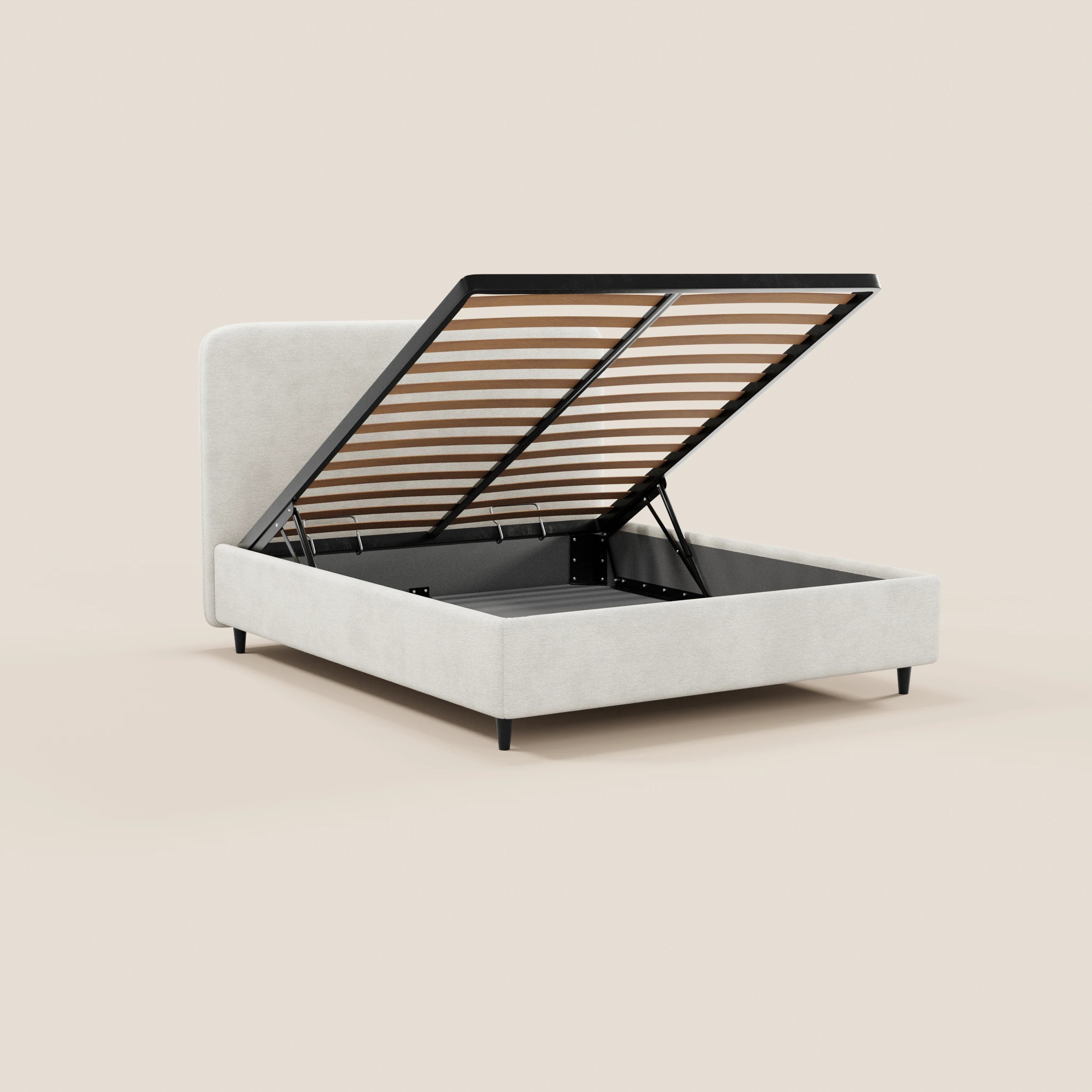 Il letto imbottito KAELOS minimal di Letti.store è caratterizzato da un tessuto in ciniglia beige, gambe alte nere, una testiera arrotondata e imbottita e una base a doghe in legno sollevabile che rivela un ampio spazio contenitivo.