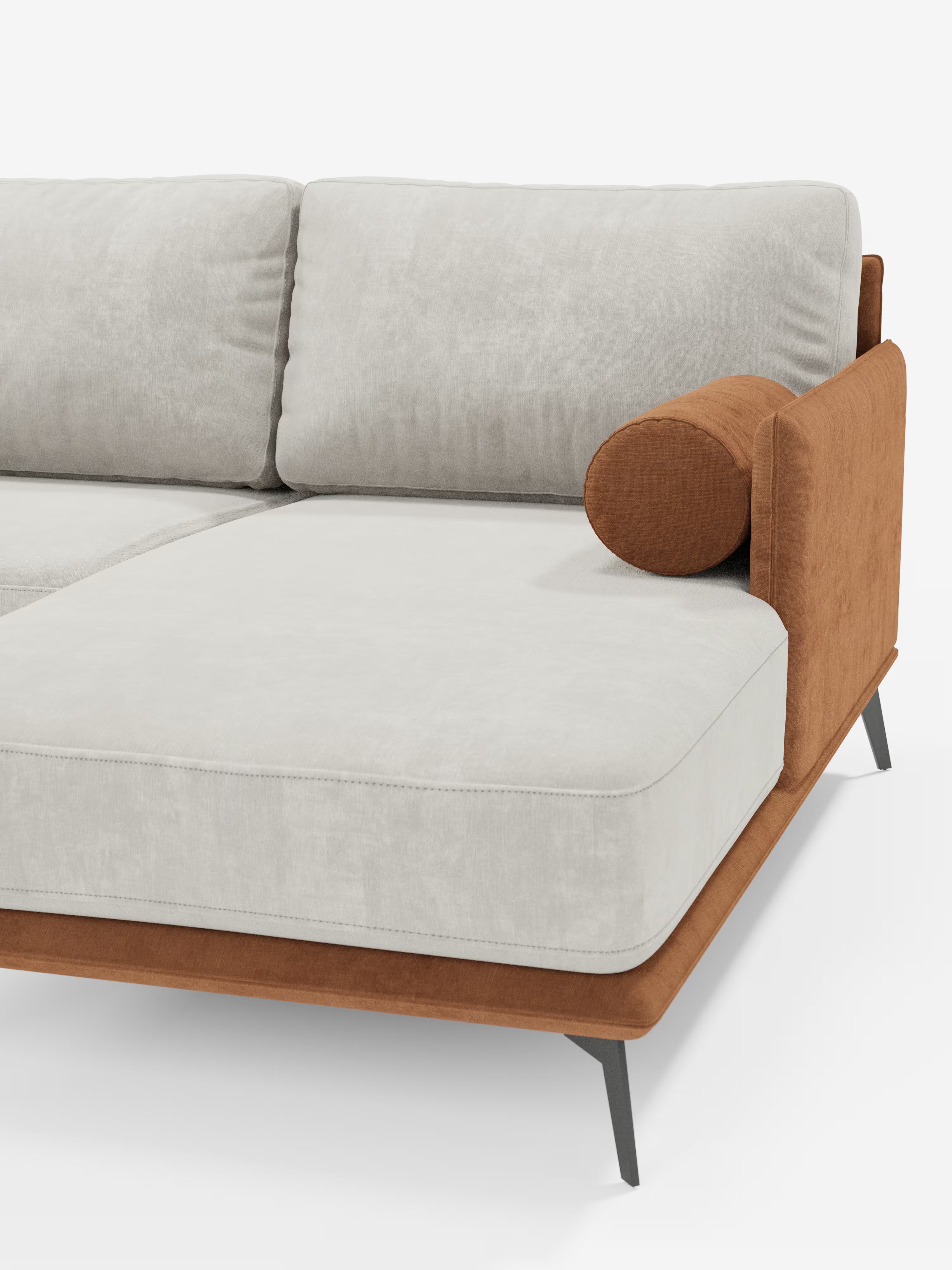 Il divano angolare bicolore Basalto con penisola e base in metallo di Divani.Store si caratterizza per le linee pulite e il design minimalista, con cuscini in tessuto smacchiabile T31 sfoderabile color beige chiaro, braccioli e base nei toni dell’arancione-marrone, un cuscino cilindrico abbinato e gambe angolate di colore scuro. Gli schienali sono imbottiti in piuma per un maggiore comfort. Nella foto è raffigurato su uno sfondo bianco a tinta unita.