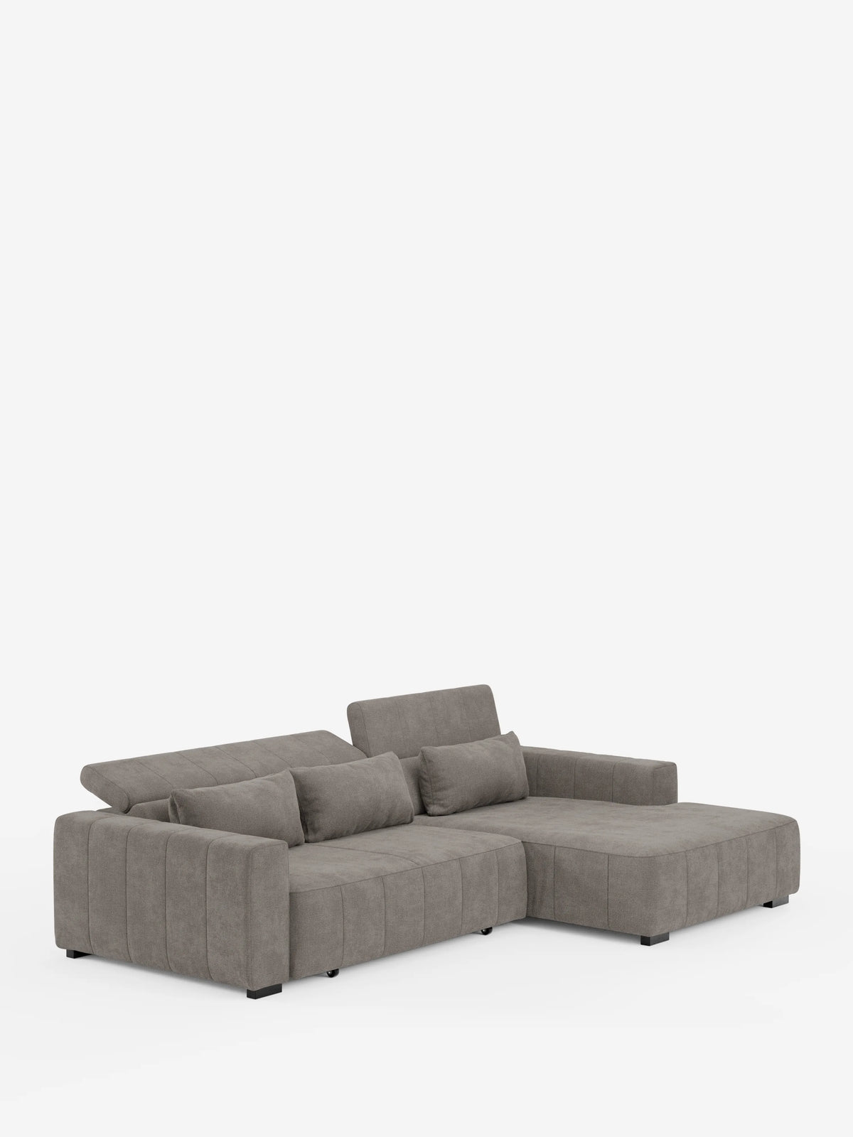 Il divano angolare con penisola e sedute allungabili “Doric” di Divani.Store presenta un design moderno nei toni del grigio con morbidi cuscini, una chaise longue a destra, poggiatesta regolabili, cuscini lombari coordinati, gambe basse nere e un rivestimento in tessuto T23 facile da pulire. Il divano componibile è dotato di reclinazione elettrica per un maggiore comfort ed è esposto su uno sfondo bianco a tinta unita.