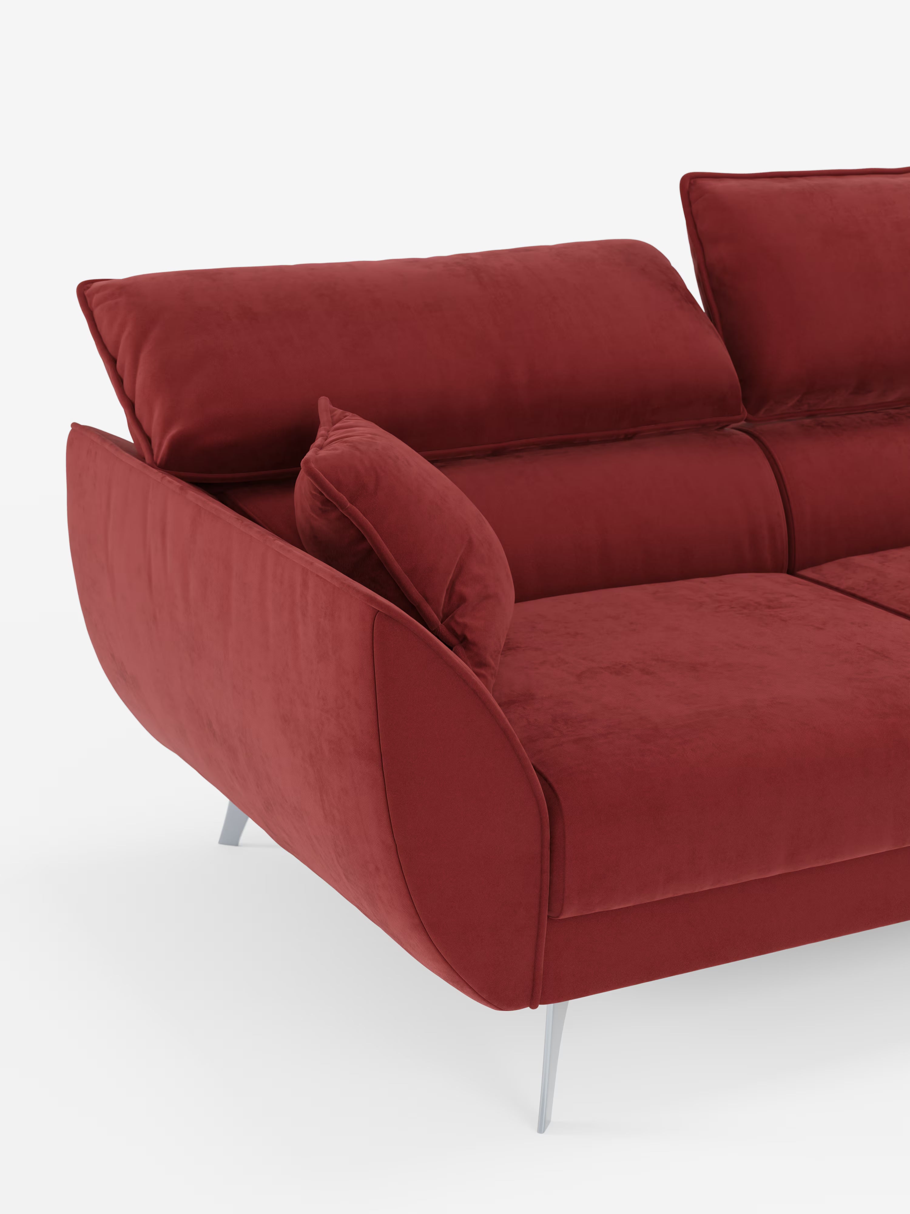 Vi presentiamo il divano Michelangelo 4 Posti di Divani.Store: un divano contemporaneo in velluto rosso con tre sedute estensibili, poggiatesta regolabili, schienale alto, braccioli angolati, morbidi cuscini e sottili gambe in metallo, rivestito in elegante velluto T30 sfoderabile. Il design presenta sedute estensibili spaziose e una raffinata chaise longue, messe splendidamente in risalto su uno sfondo bianco.