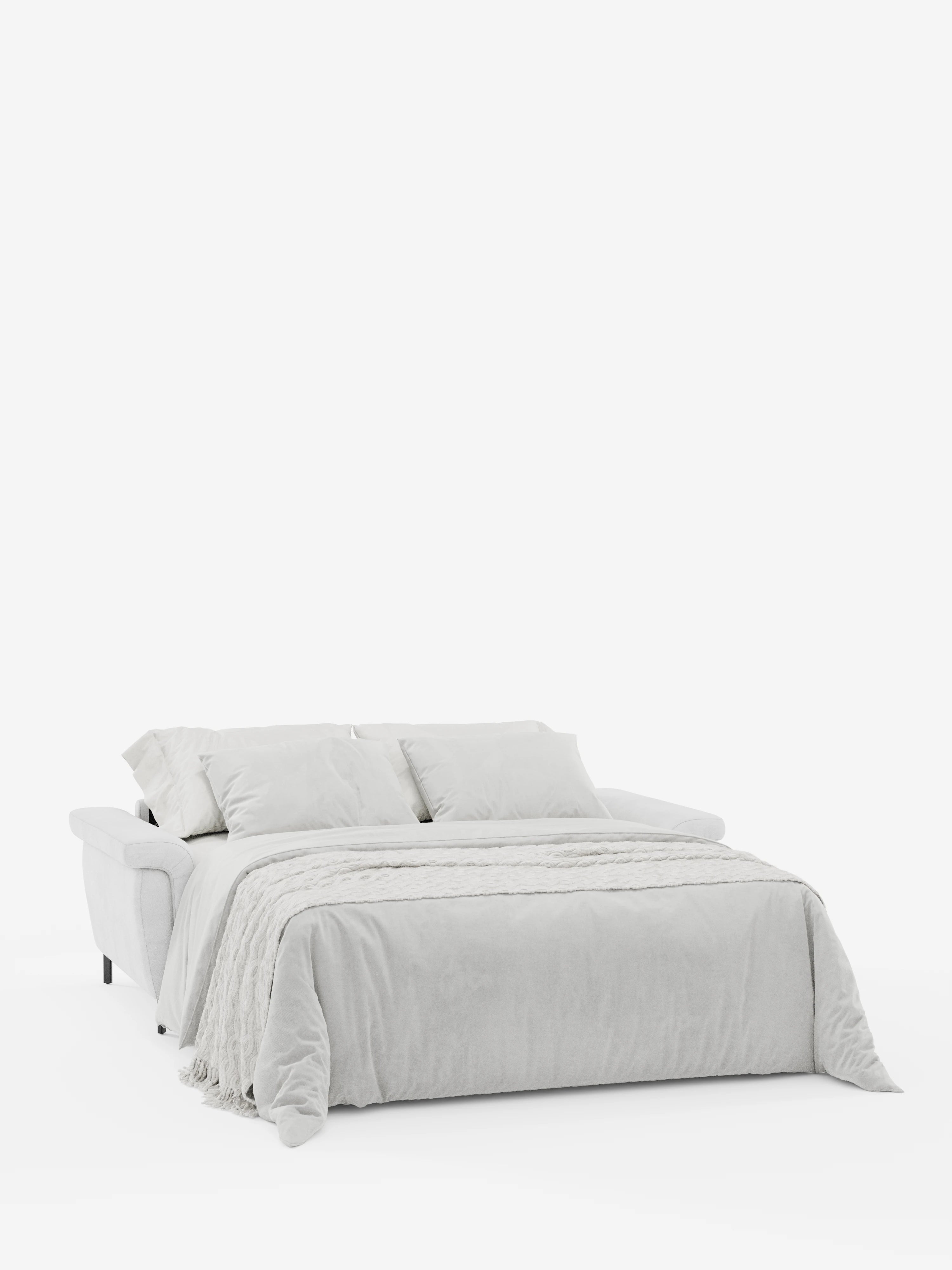 Il divano letto di design Capri, di colore grigio chiaro, con piedini alti di Divani.Store è raffigurato in posizione aperta, con il letto rifatto con cura, completo di piumone coordinato e tre morbidi cuscini. Il raffinato rivestimento in tessuto effetto velluto smacchiabile T30 aggiunge un tocco di eleganza, mentre lo sfondo bianco mette in risalto il design pulito e moderno e i poggiatesta reclinabili di questo complemento d’arredo contemporaneo.