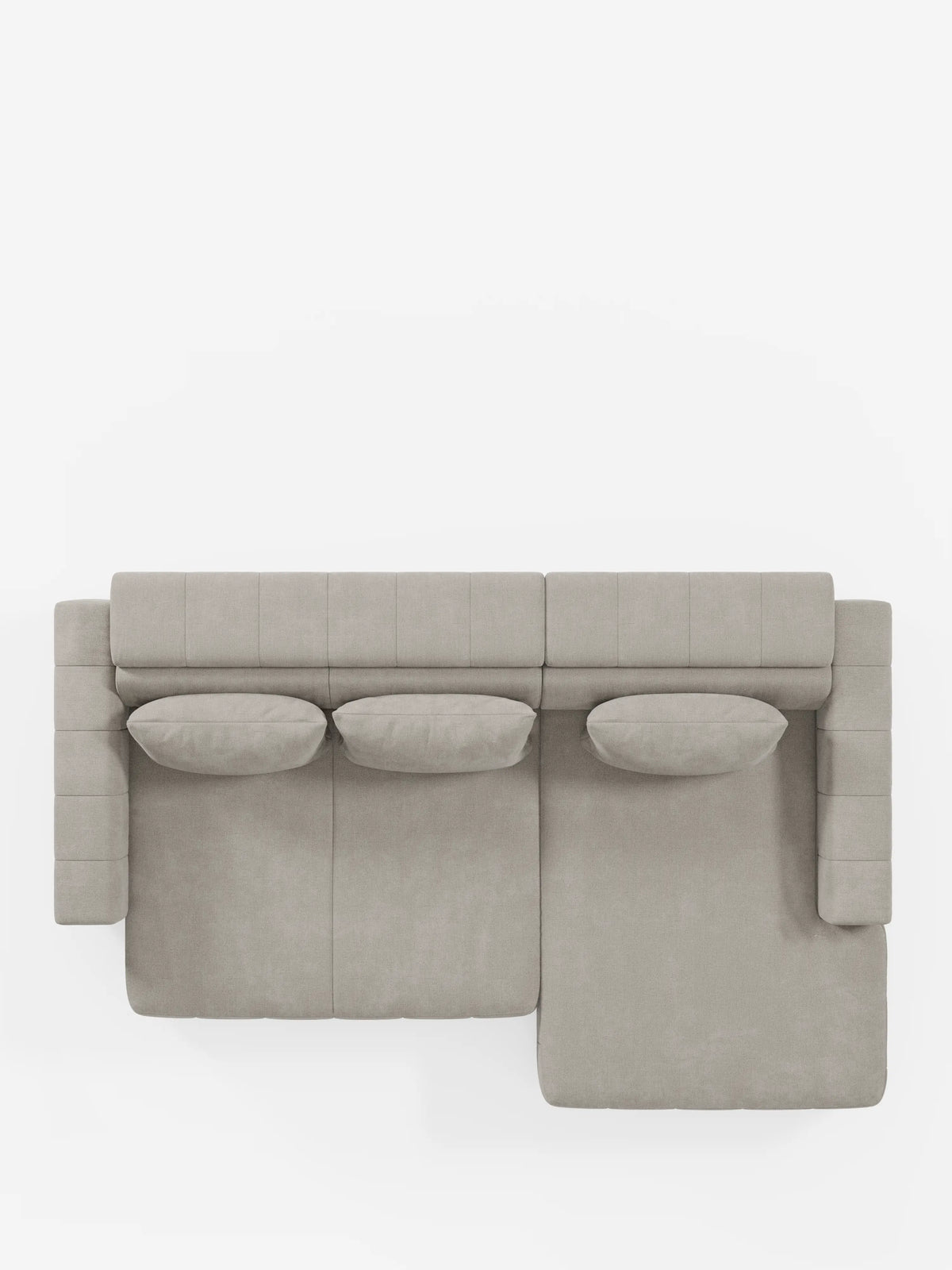 Vista dall’alto del divano angolare Doric con penisola e sedute allungabili con relax elettrico di Divani.Store, rivestito in tessuto T23 facile da pulire in una tonalità di grigio chiaro. Questo moderno divano componibile è dotato di tre cuscini rettangolari, poggiatesta regolabili e una chaise longue estensibile sul lato destro. Le sue linee pulite e il design minimalista lo rendono la scelta ideale per gli spazi abitativi contemporanei.
