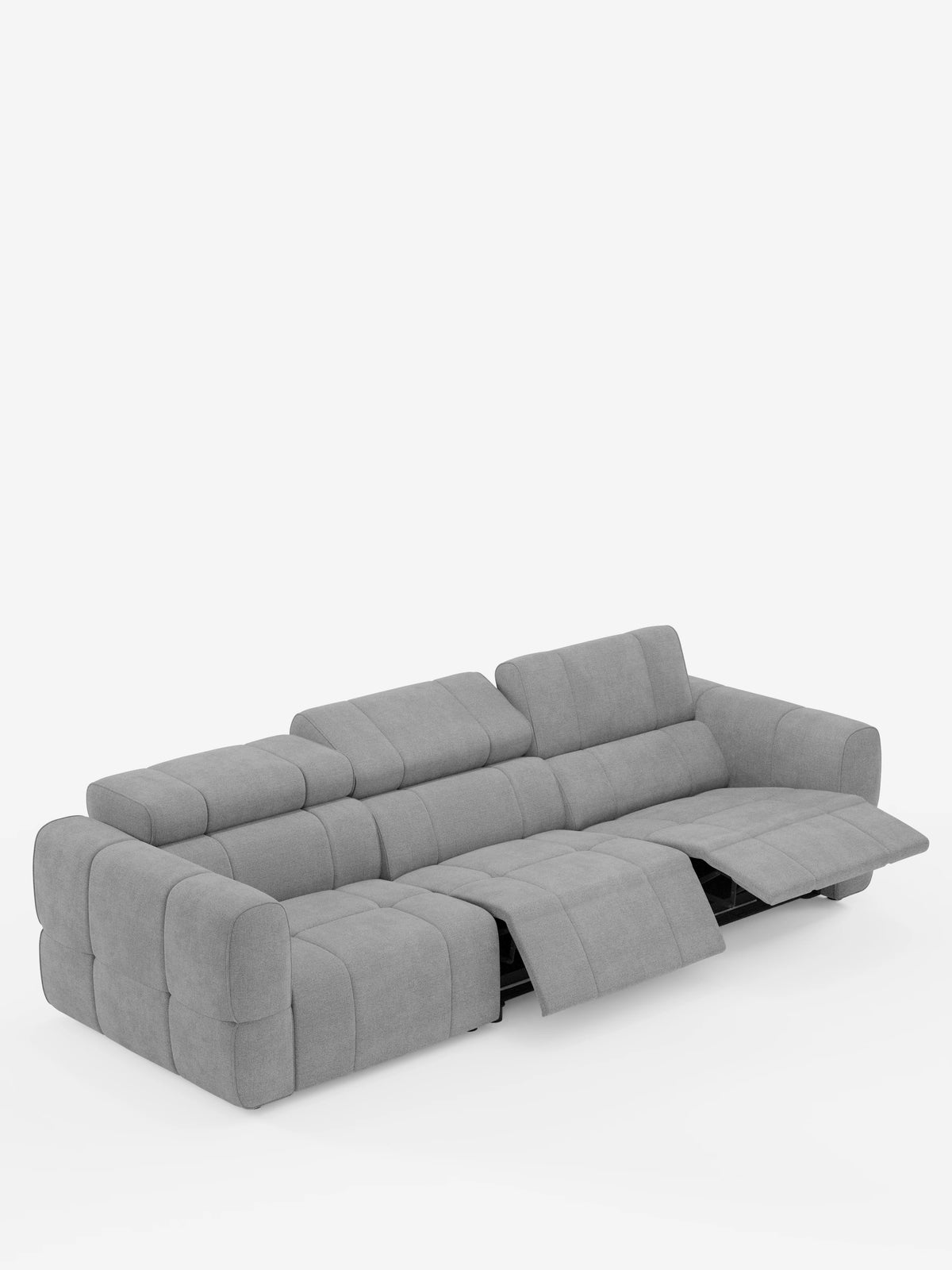 Un divano modulare Giotto grigio chiaro a 4 posti con poggiatesta reclinabili e funzione relax elettrica opzionale, rivestito in tessuto smacchiabile T23, è raffigurato su uno sfondo bianco; presenta una trama trapuntata, poggiatesta regolabili e due sedute reclinabili estese.