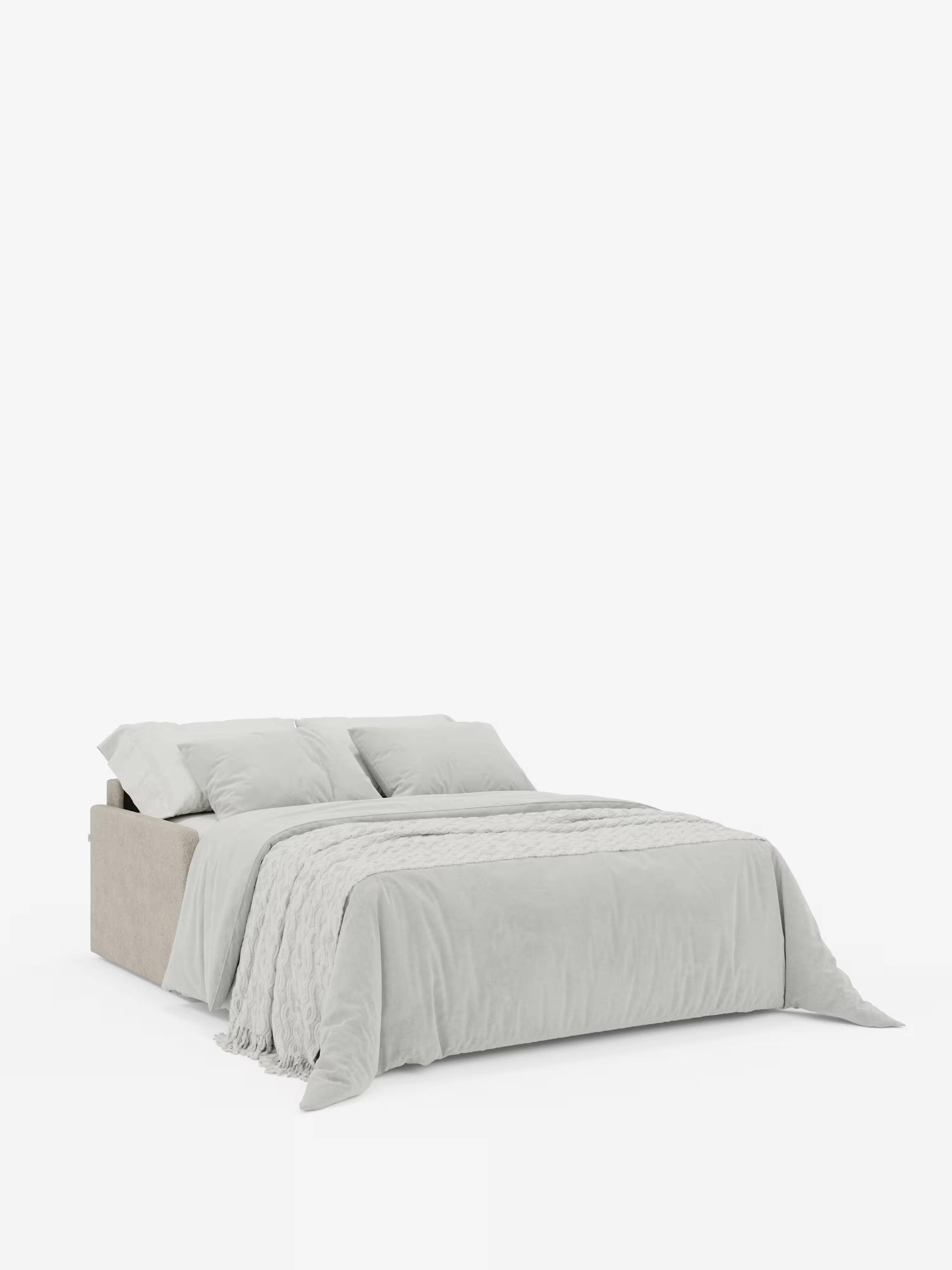 Il letto, rifatto con cura, è adornato da un piumone grigio chiaro, due cuscini e un copriletto coordinato drappeggiato sopra. La struttura del letto è rivestita in tessuto beige chiaro, in linea con la raffinata semplicità del modello Tommy Divano letto a 2 e 3 posti matrimoniale di Divani.Store, realizzato in tessuto T33 simile al cotone, resistente alle macchie e completamente sfoderabile. Lo sfondo rimane semplice e bianco.