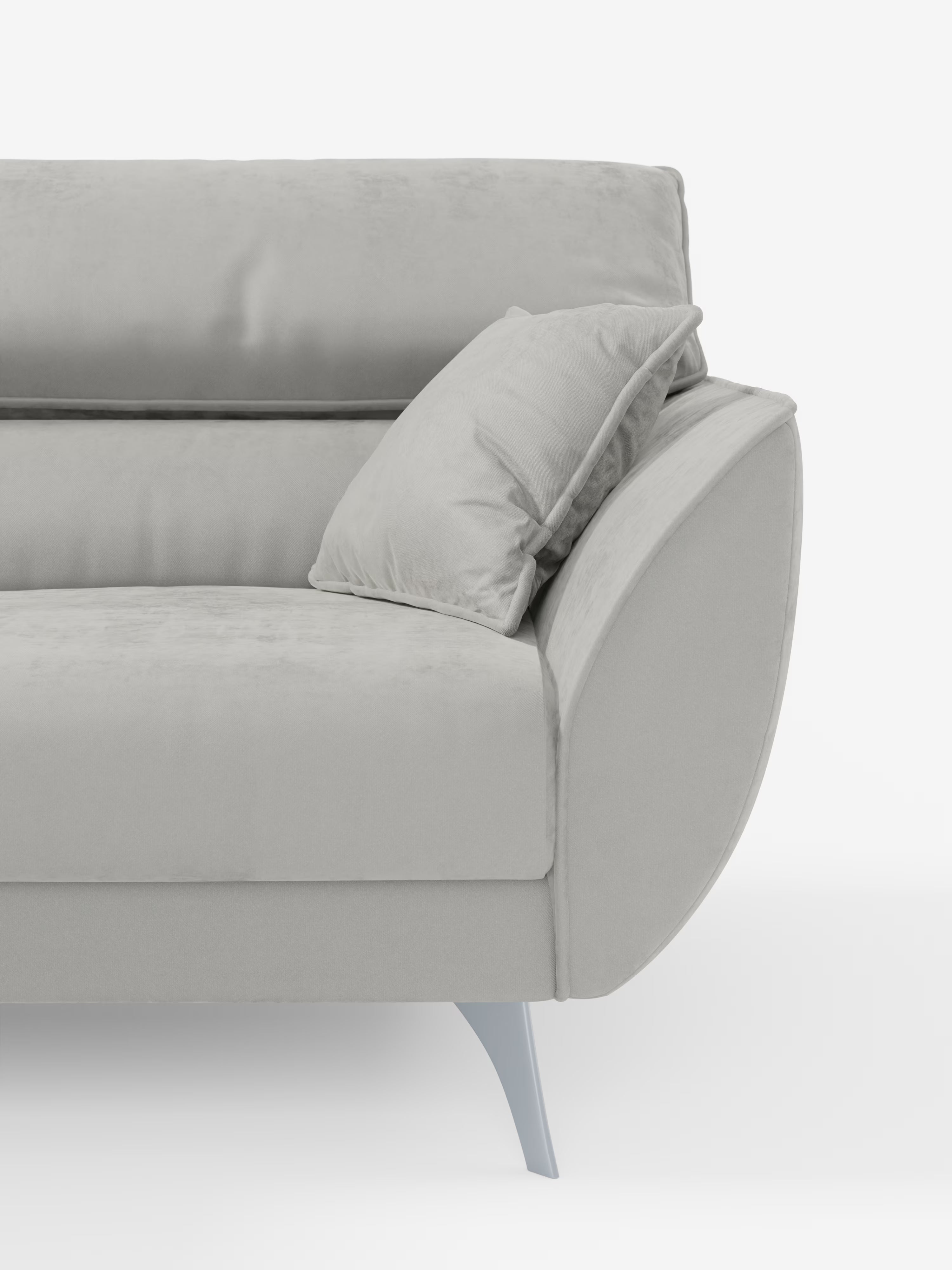 Un divano a due posti Michelangelo di Divani.Store, rivestito in tessuto T30 facile da pulire in una tonalità di grigio chiaro, è esposto su uno sfondo bianco. Il divano presenta un bracciolo angolato ed eleganti gambe metalliche, con un cuscino decorativo abbinato appoggiato contro il cuscino dello schienale per ammorbidire il suo stile contemporaneo. È visibile solo metà del divano.