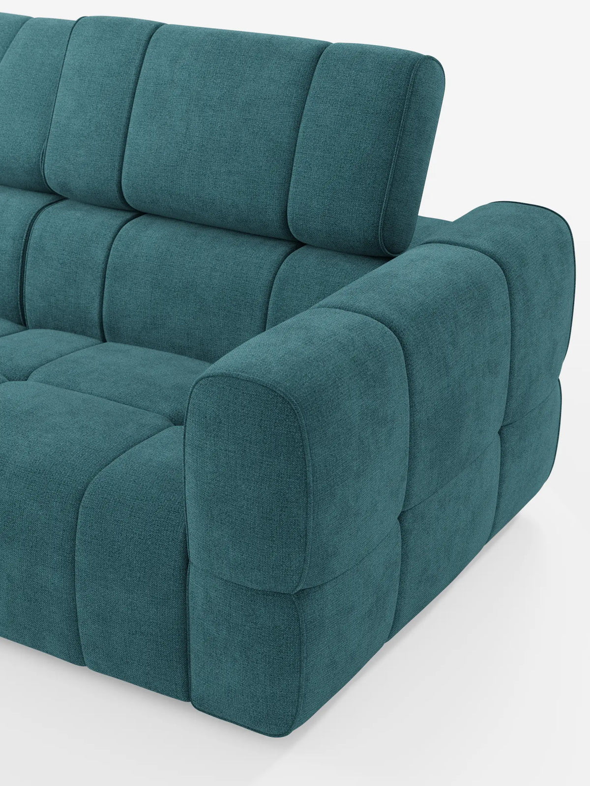 Il divano componibile Giotto con terminale aperto - opzione relax elettrico in tessuto smacchiabile T23 è un divano modulare color verde acqua con finitura in tessuto testurizzato, segmenti squadrati, schienale rialzato e ampio bracciolo su sfondo bianco.