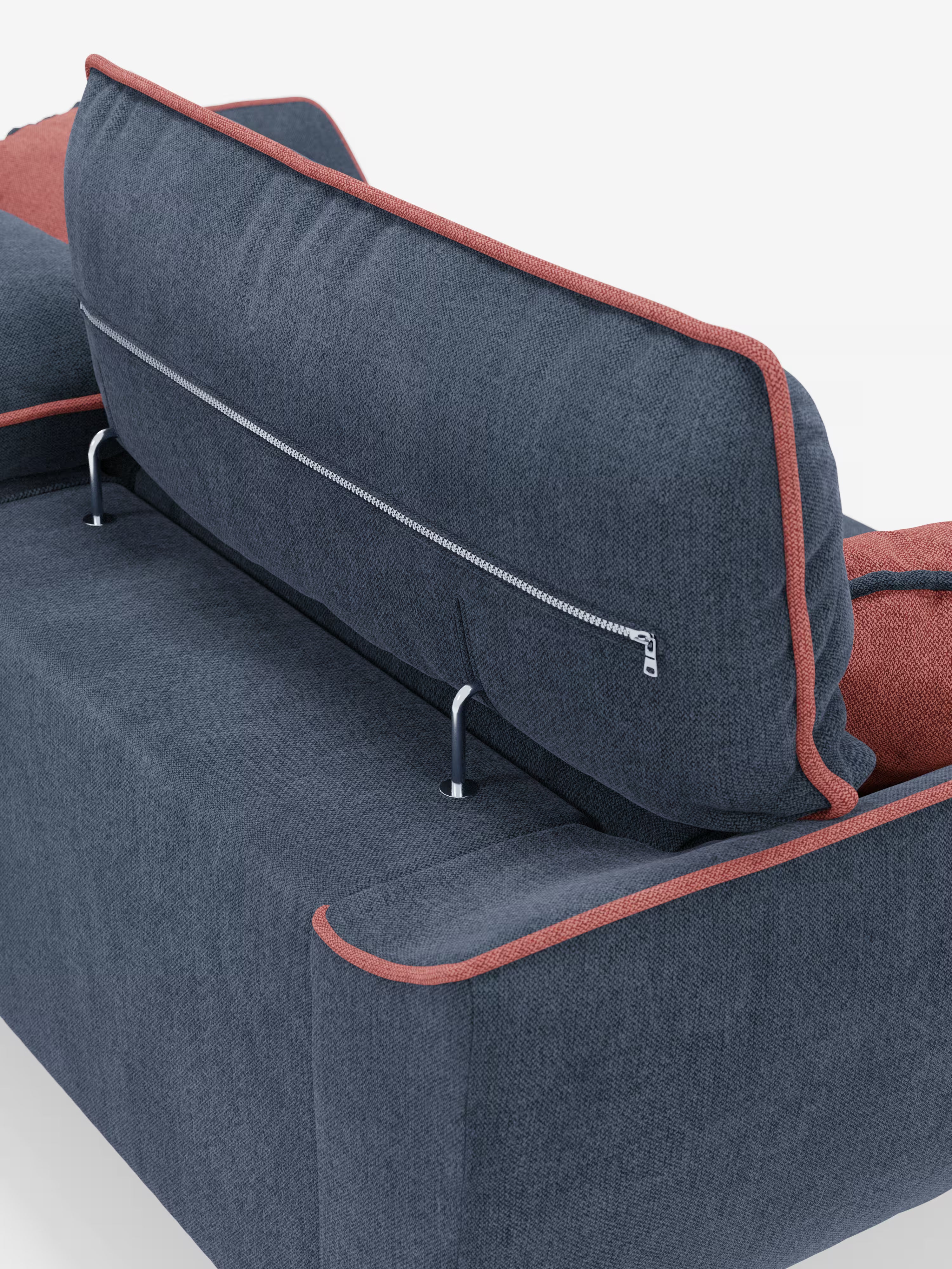 L'immagine mostra la parte posteriore di un divano Michelangelo blu a 2 e 3 posti con sedute allungabili e poggiatesta reclinabili di Divani.Store, caratterizzato da un design bicolore in tessuto T23 antimacchia con un vistoso bordino rosso. Il cuscino dello schienale è impreziosito da una cerniera orizzontale argentata ed è sostenuto da due eleganti aste metalliche che lo collegano alla struttura del divano. Sullo sfondo bianco a tinta unita, risaltano le linee pulite di questo divano moderno.
