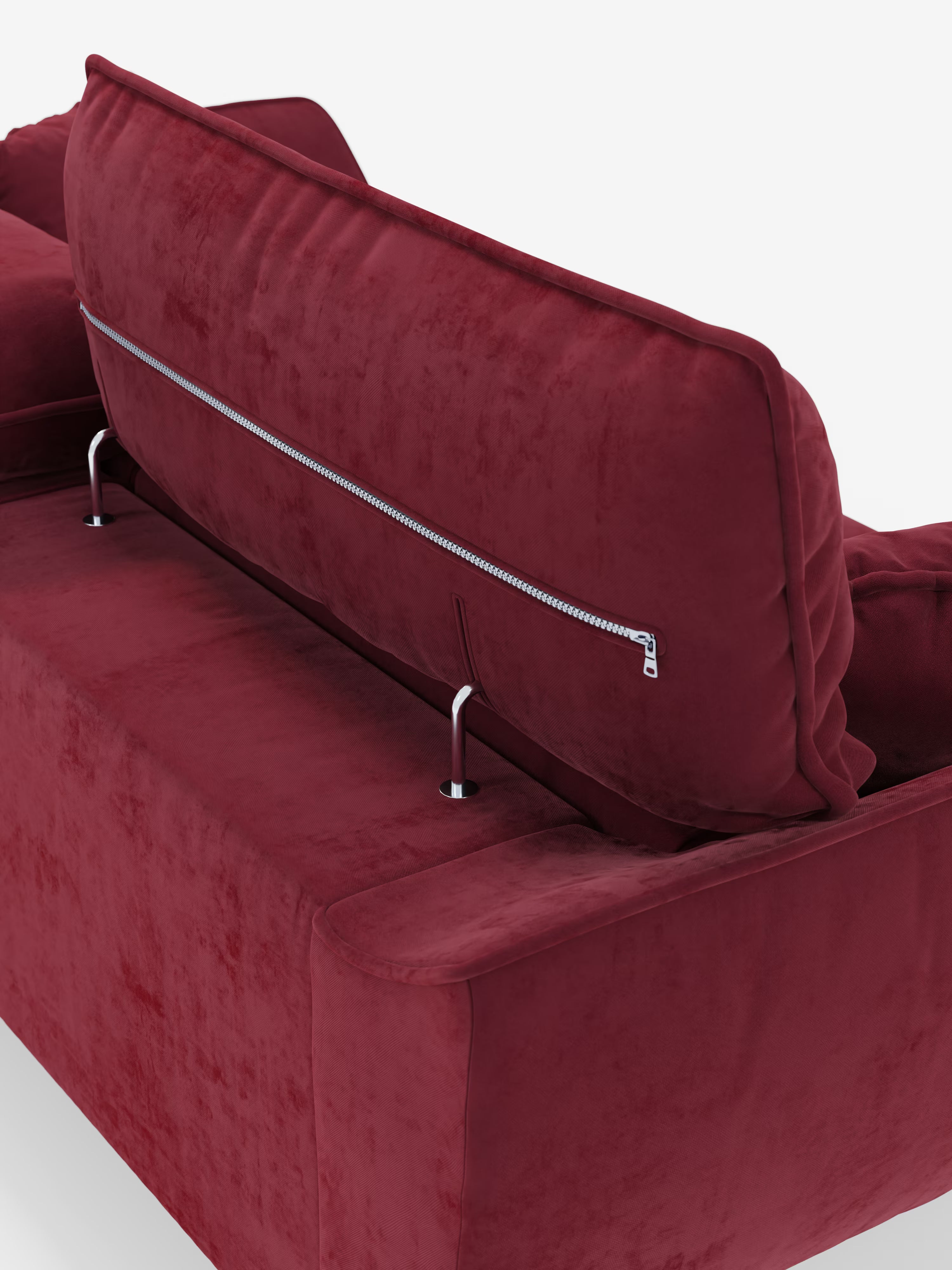 Un primo piano della parte posteriore di un divano a due posti Michelangelo di Divani.Store, dal colore rosso intenso e dalla struttura morbida, rivestito in tessuto T30 facile da pulire, mostra un ampio cuscino dello schienale con una cerniera orizzontale argentata a vista e due aste di sostegno in metallo che fissano il cuscino alla struttura del divano. Lo sfondo è bianco a tinta unita.