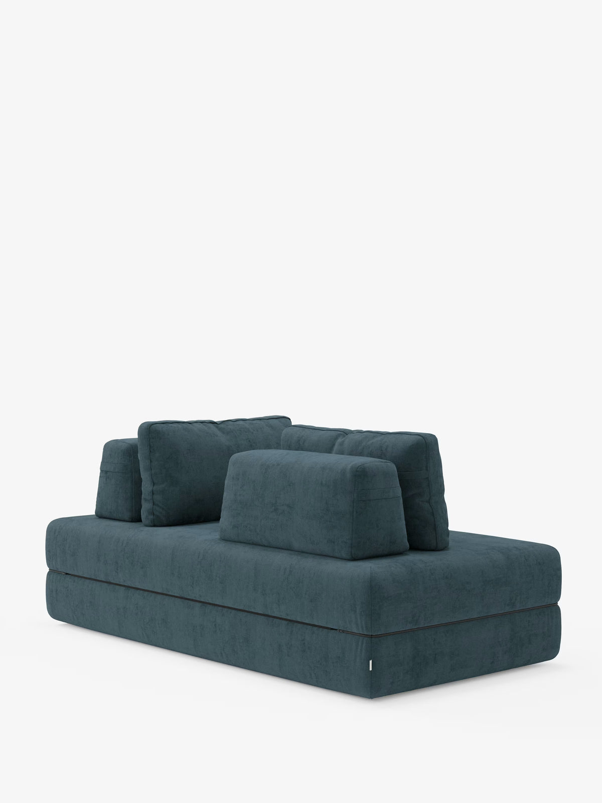 Un divano letto matrimoniale Rift dal design contemporaneo di Divani.Store, caratterizzato da un rivestimento in tessuto T31 color verde acqua scuro resistente alle macchie, un’ampia base piana e tre schienali rettangolari mobili. Il design minimalista presenta linee pulite senza gambe a vista, mentre il materasso in memory foam alto 24 cm garantisce un comfort eccezionale. Nella foto su sfondo bianco.