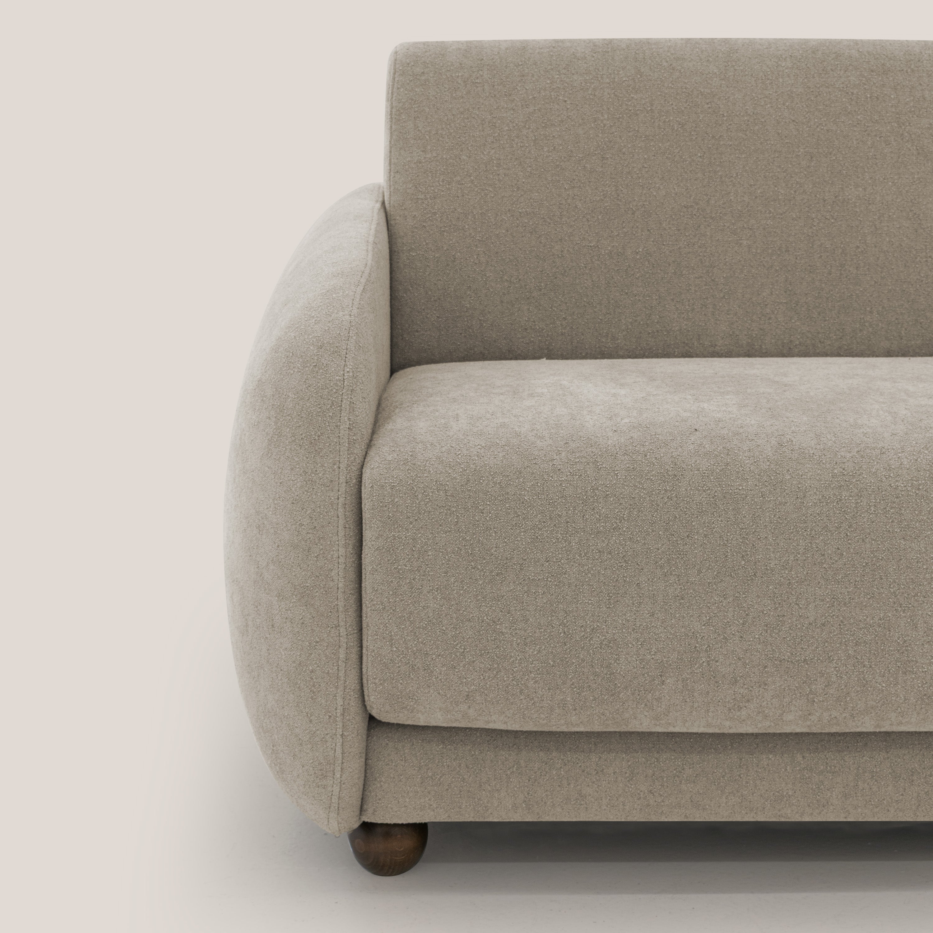 Giglio divano letto scandinavo japandi con materasso H18 cm in tessuto Bouclé impermeabile T07 beige - divani.store