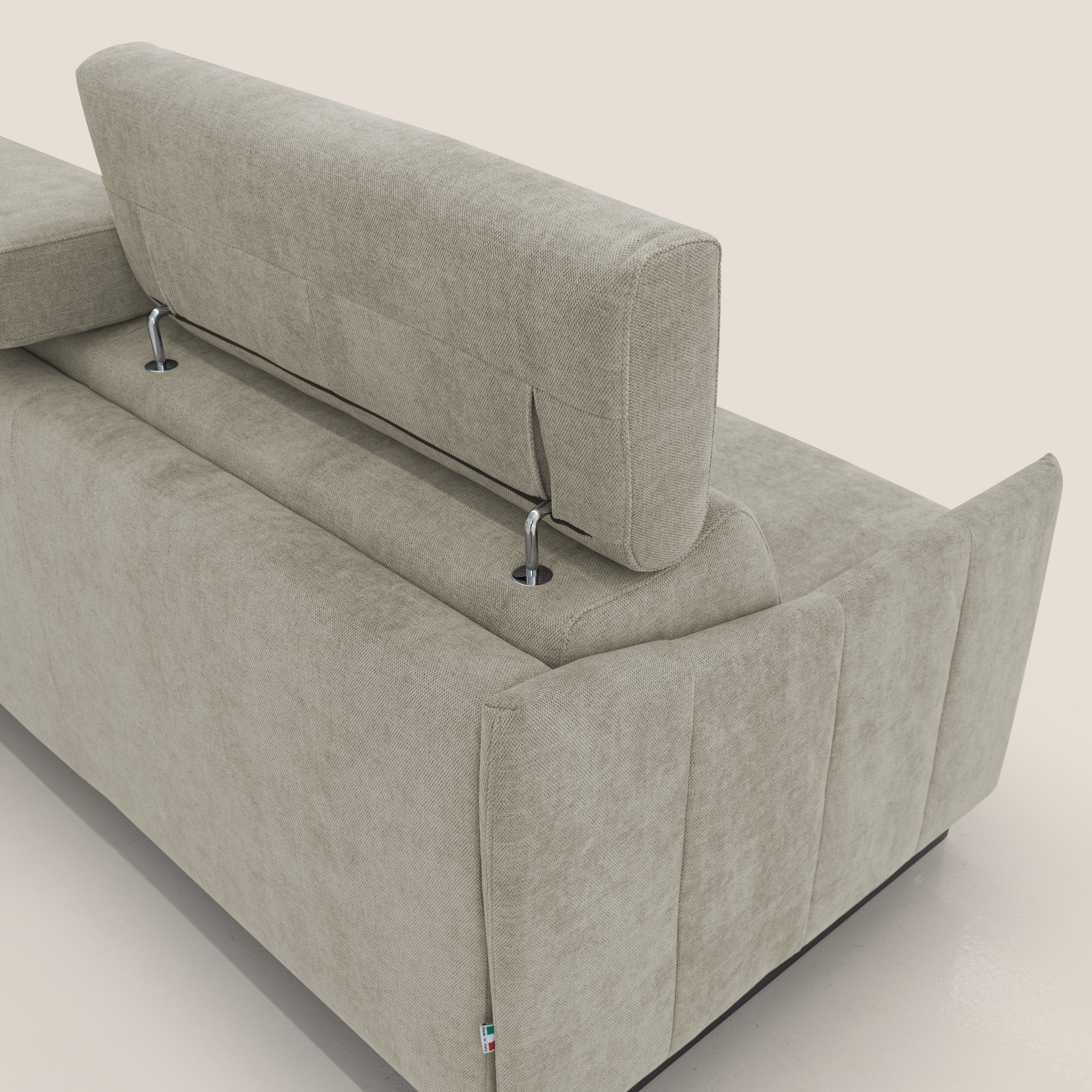 Loto divano letto salvaspazio materasso H18 cm con piedi alti in morbido tessuto impermeabile T14 tortora - divani.store