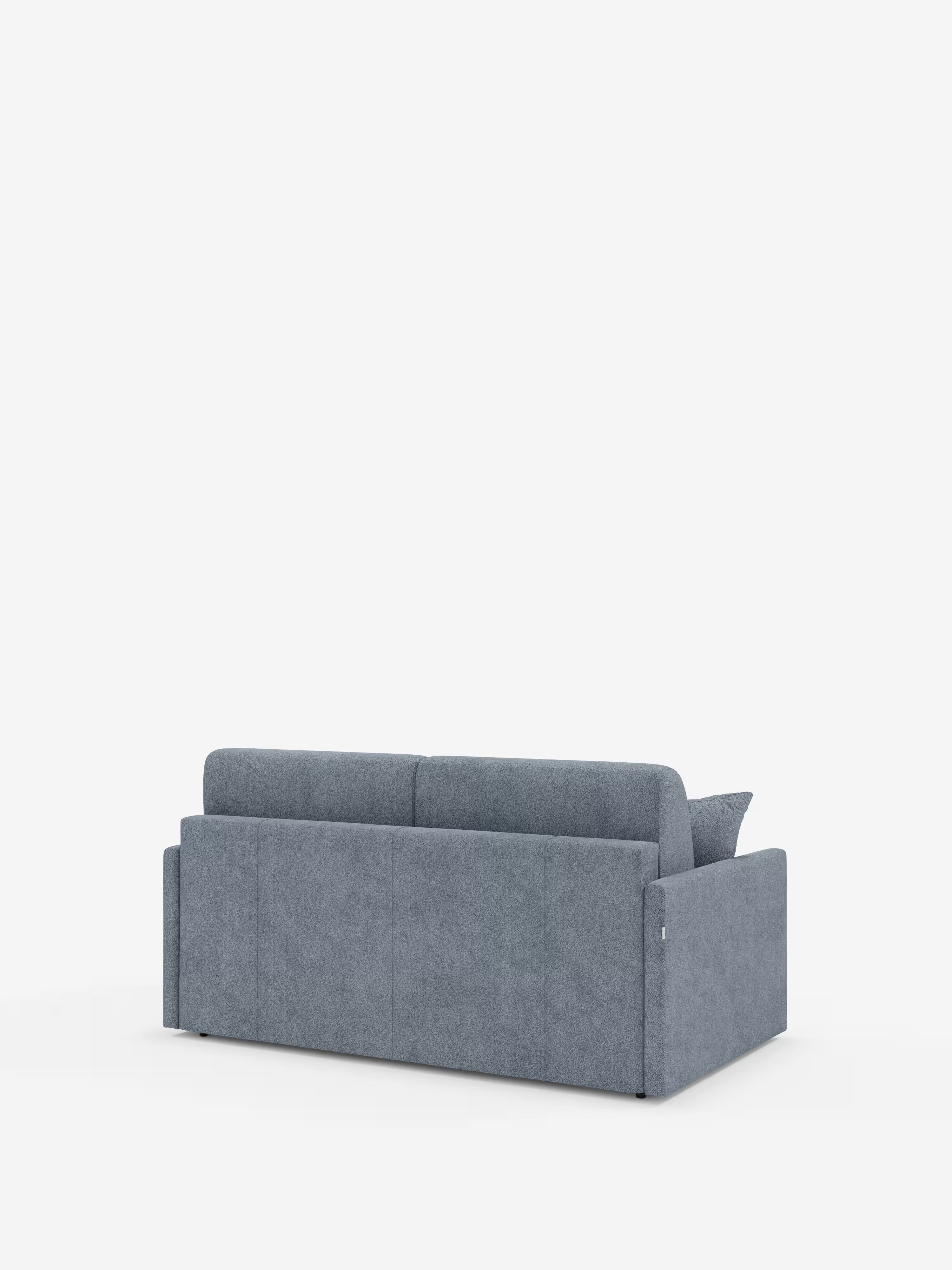Un moderno divano letto Tommy Divano a 2 e 3 posti, nei toni del blu-grigio, di Divani.Store, rivestito in tessuto T33 simile al cotone e facile da pulire, è ripreso da dietro su uno sfondo bianco, che ne mette in risalto la forma rettangolare, i morbidi cuscini della seduta e dello schienale, i braccioli dritti e i rivestimenti completamente sfoderabili.