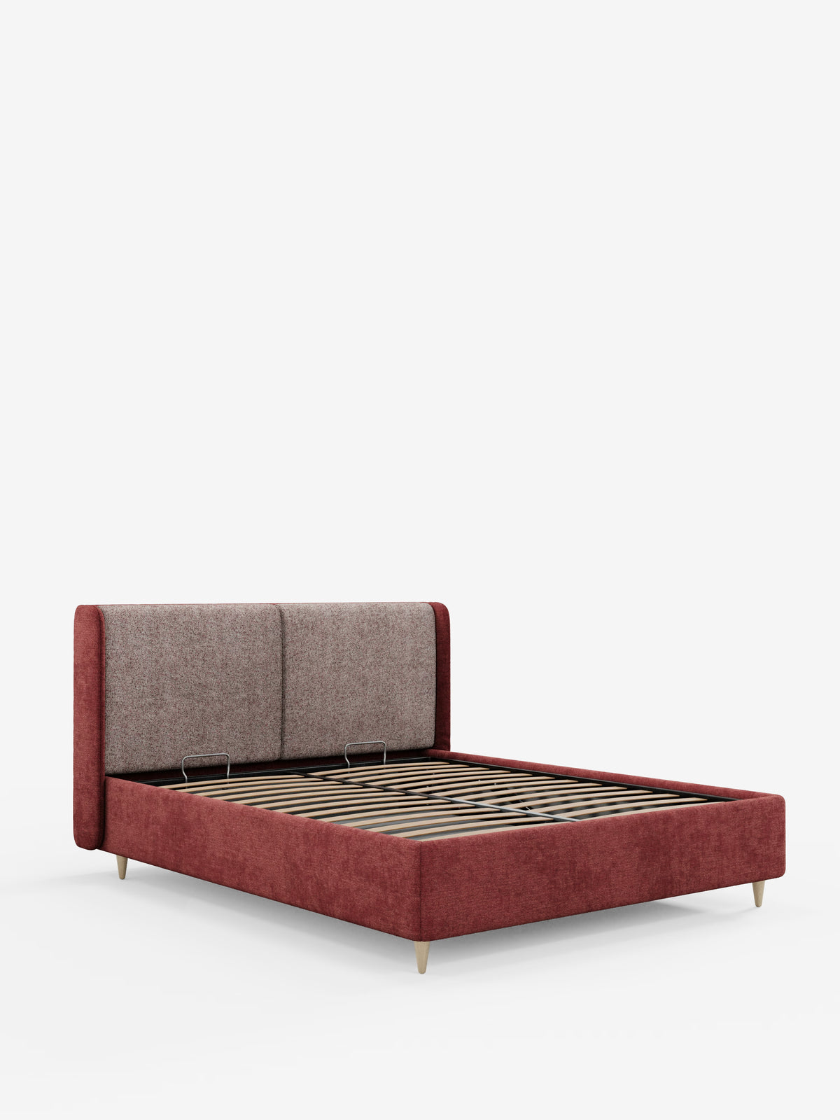 Un letto imbottito contemporaneo VALKIRIA bicolore con contenitore di Letti.store, caratterizzato da un profilo basso e rivestito in tessuto rosso. Il design comprende cuscini schienali e una testiera curva avvolgente: una testiera imbottita in tessuto grigio testurizzato che si incurva delicatamente ed è divisa in due pannelli. Il letto è sostenuto da gambe corte e angolate in legno con doghe in legno, il tutto su uno sfondo bianco a tinta unita.