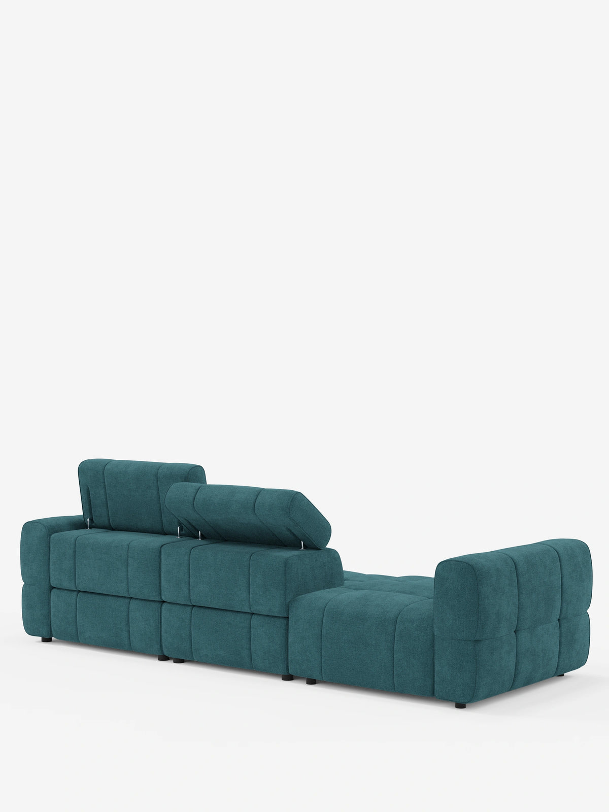 Un divano componibile Giotto Divano color verde acqua intenso con terminale aperto – opzione relax elettrico in tessuto smacchiabile. Divano componibile T23 dal design ribassato e trapuntato, con due schienali regolabili, raffigurato su sfondo bianco.