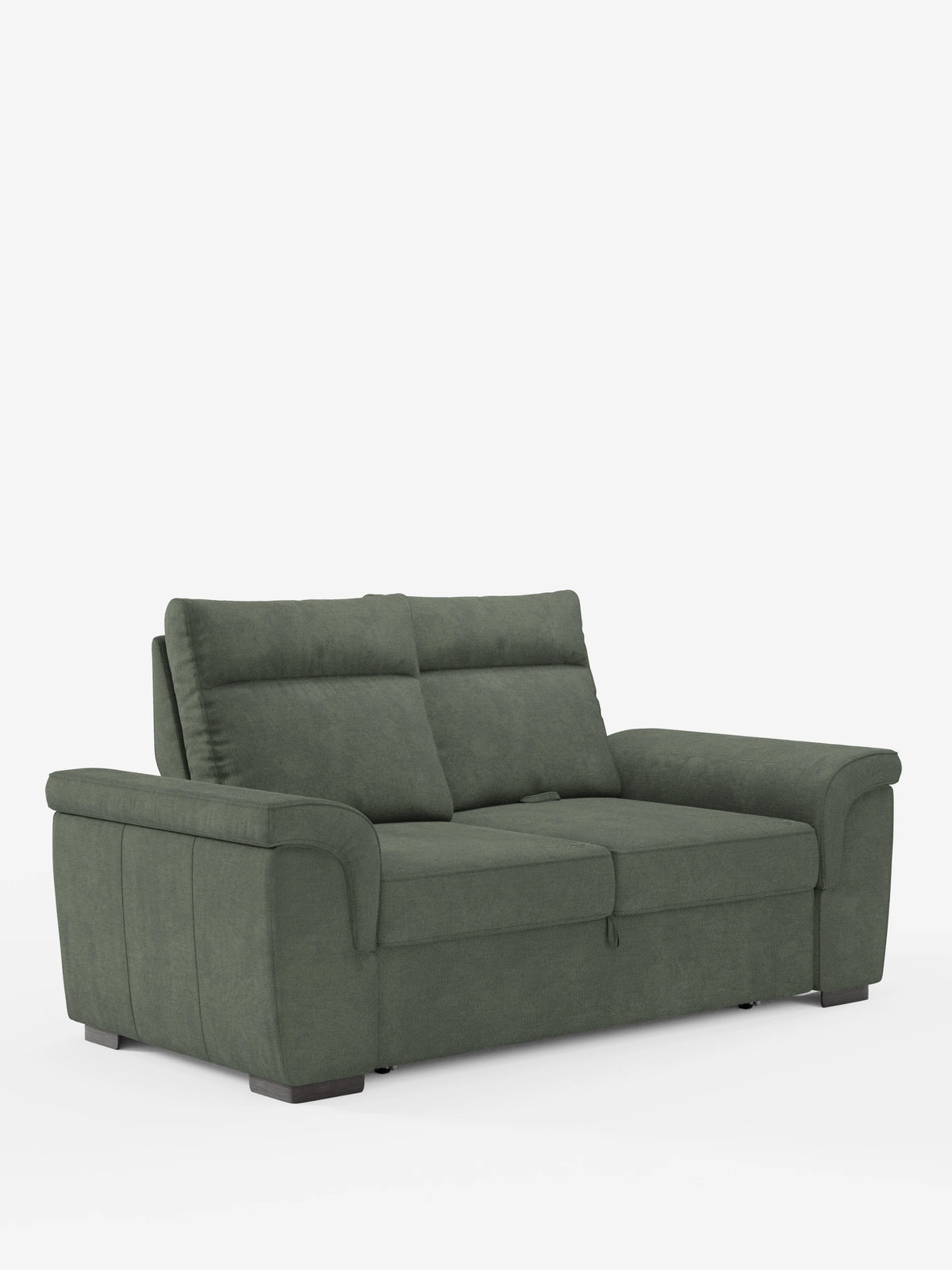 Un divano a 3 posti Ischia color verde salvia con pouf estraibile e schienali scorrevoli in tessuto misto lino antimacchia, dal design slanciato, con morbidi braccioli svasati e due schienali regolabili su sfondo bianco.