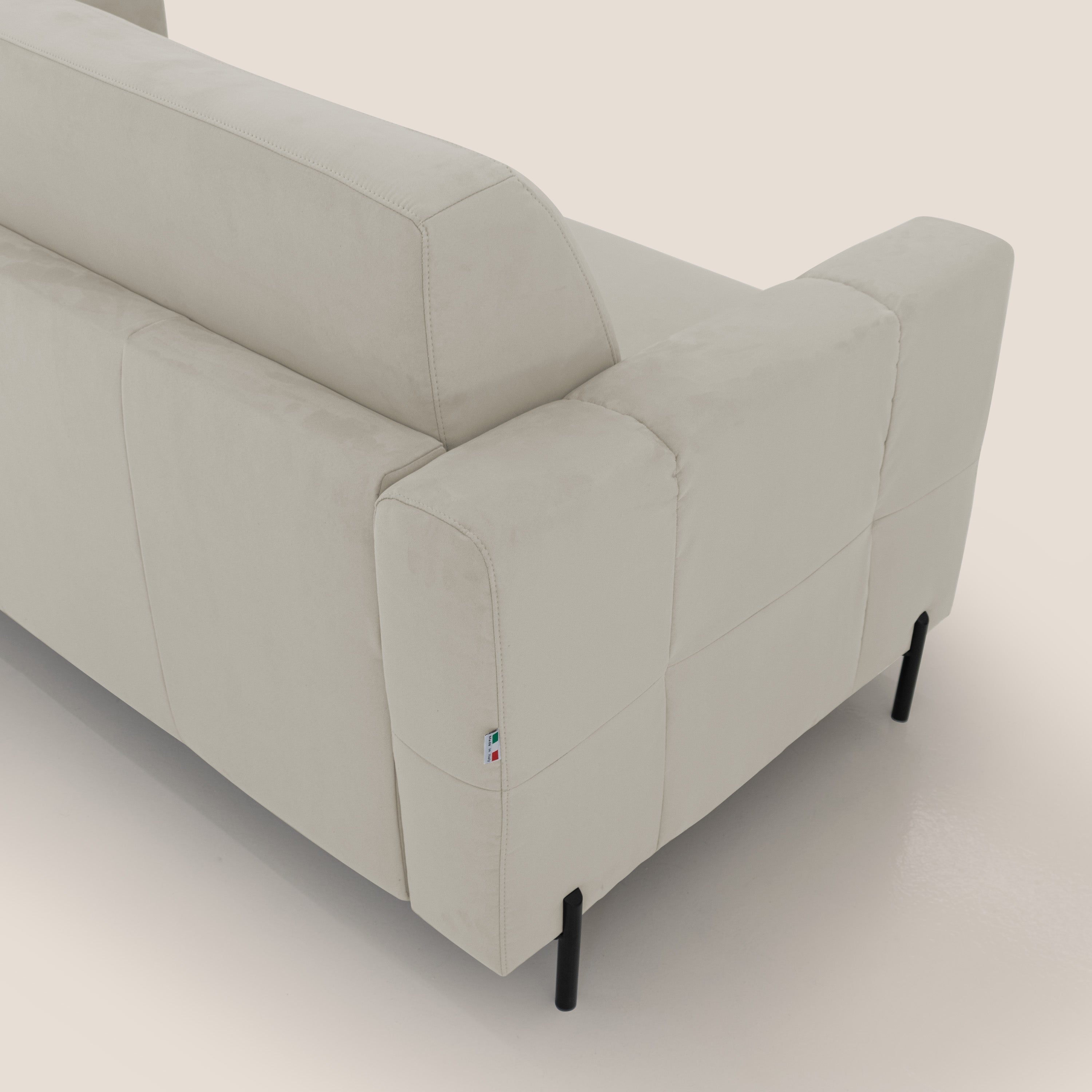 Ortensia divano letto materasso H18 cm con piedi alti in elegante microfibra smacchiabile T11 panna - divani.store