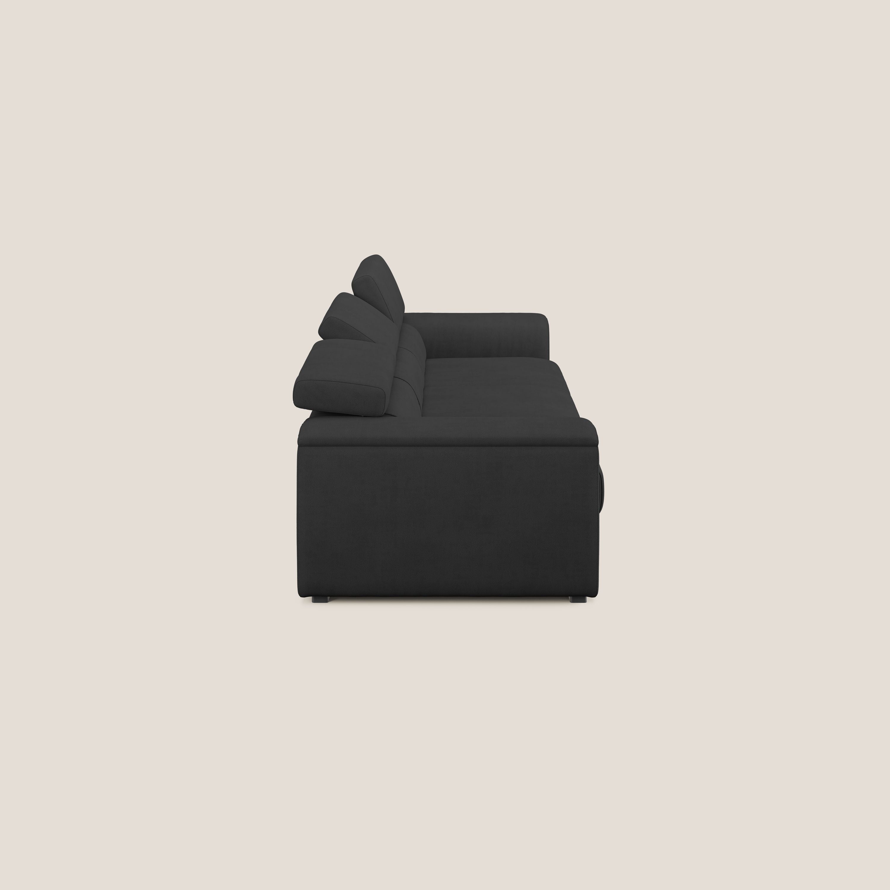 Zeno Divano con pouf estraibile poggiapiedi a 3 sedute in tessuto morbido impermeabile T02 nero - divani.store