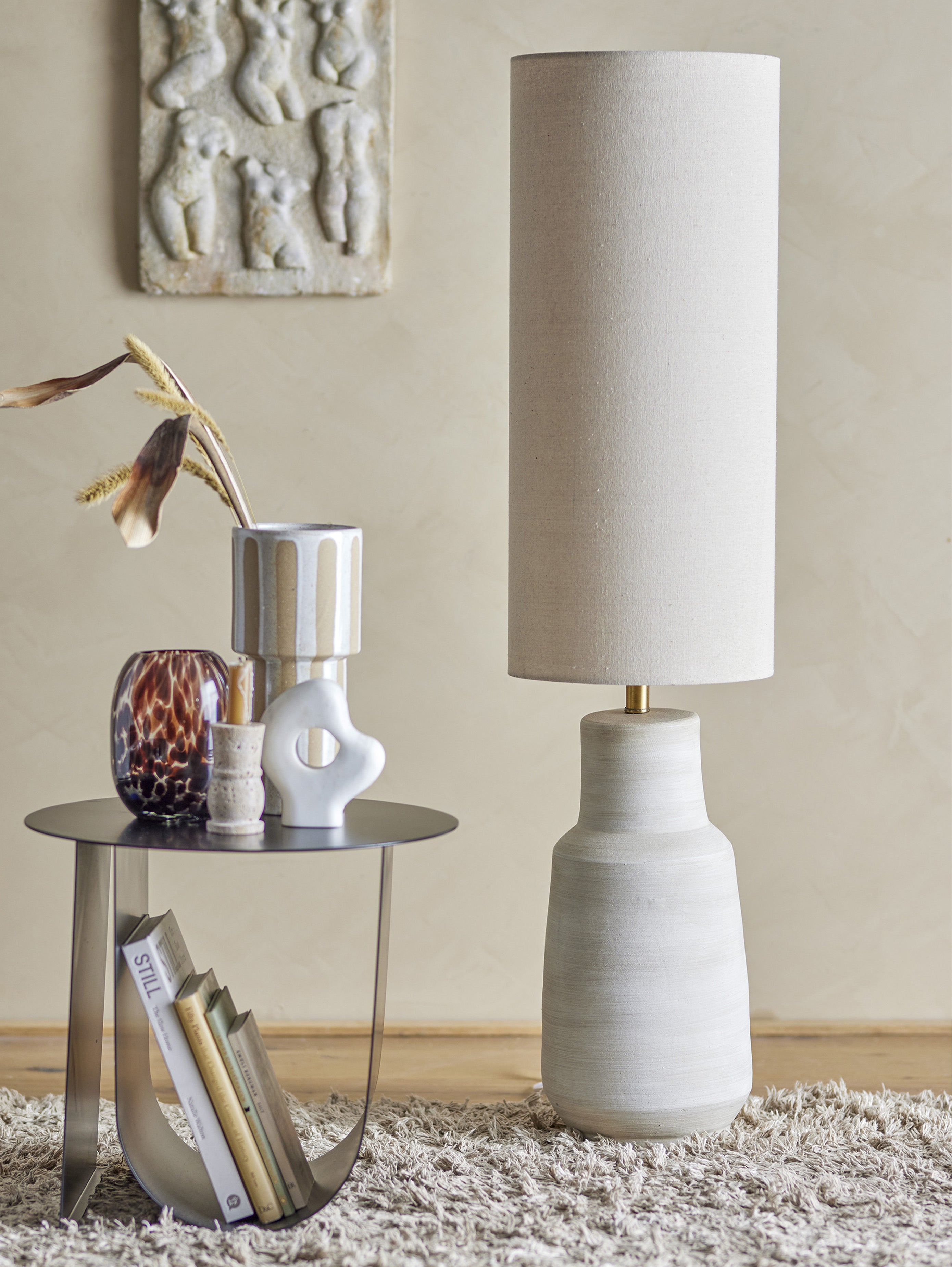 Linetta lampada da terra con base in gres stoneware bianco - divani.store