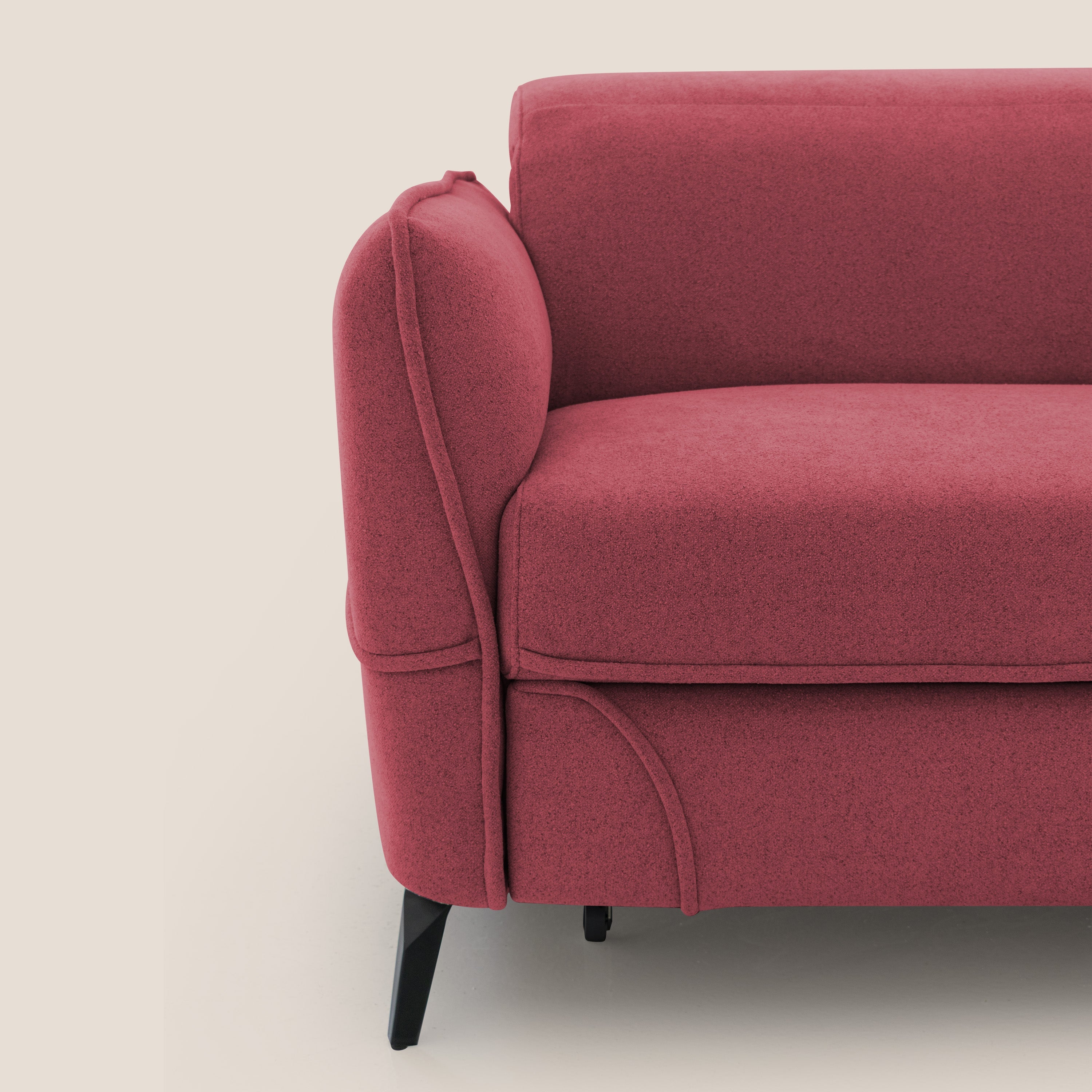 Bloom Divano con poggiapiedi estraibile piedini alti e poggiatesta reclinabili in tessuto bouclé impermeabile T07 rosso - divani.store