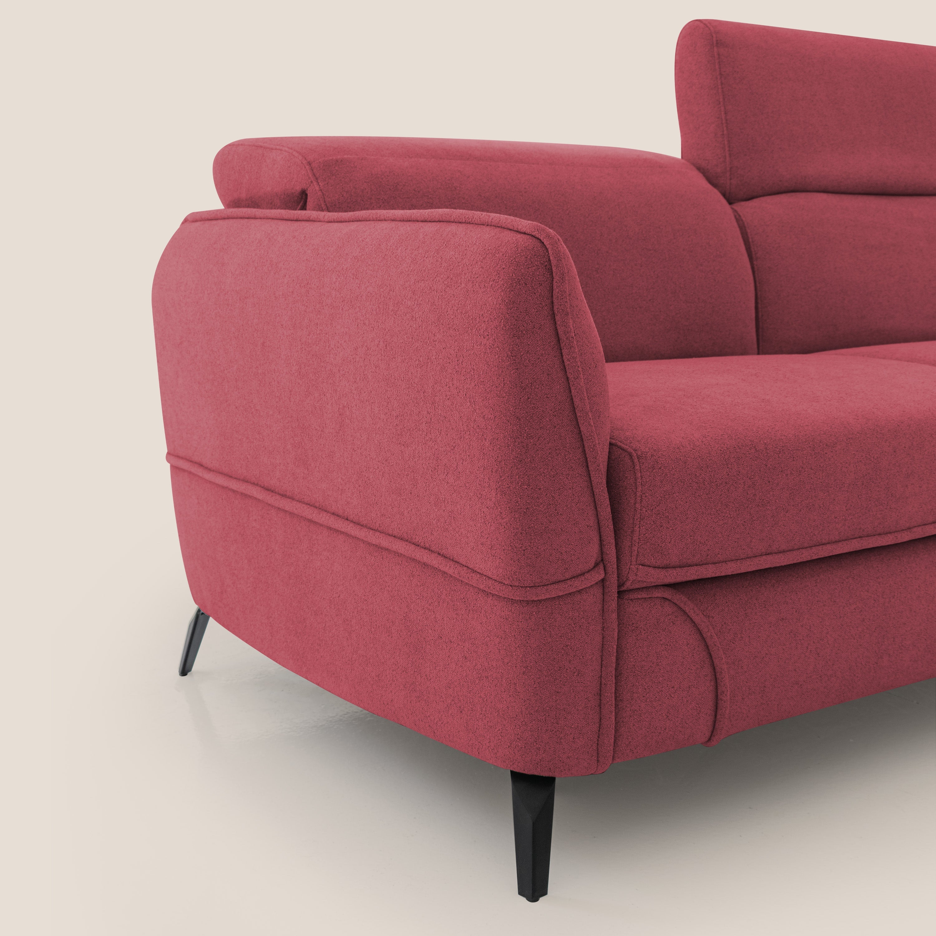 Bloom Divano con poggiapiedi estraibile piedini alti e poggiatesta reclinabili in tessuto bouclé impermeabile T07 rosso - divani.store