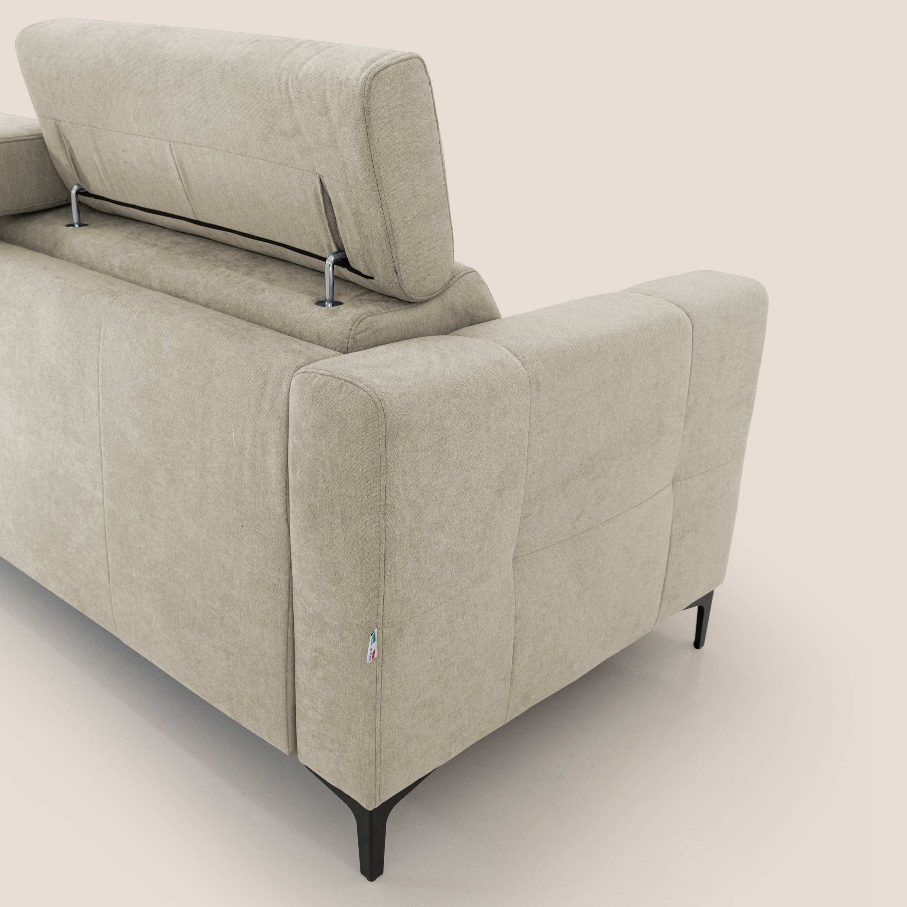 Gardenia divano letto materasso alto 18 cm con poggiatesta reclinabili e rivestimento impermeabile T02 panna - divani.store