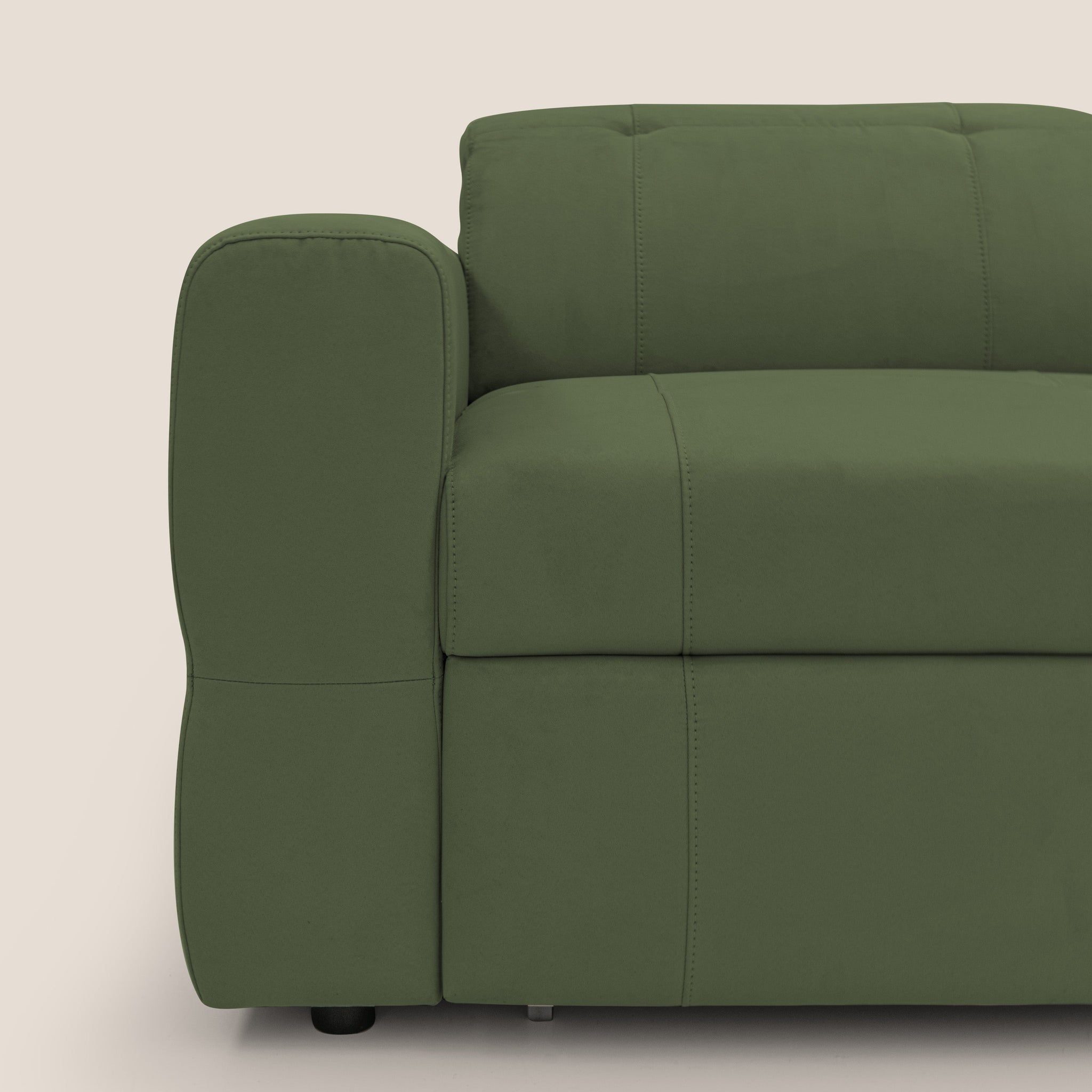 Kronos Ecksofa mit ausziehbarer Ottomane und mobilem Hocker mit Staufach aus wasserfester Mikrofaser T11