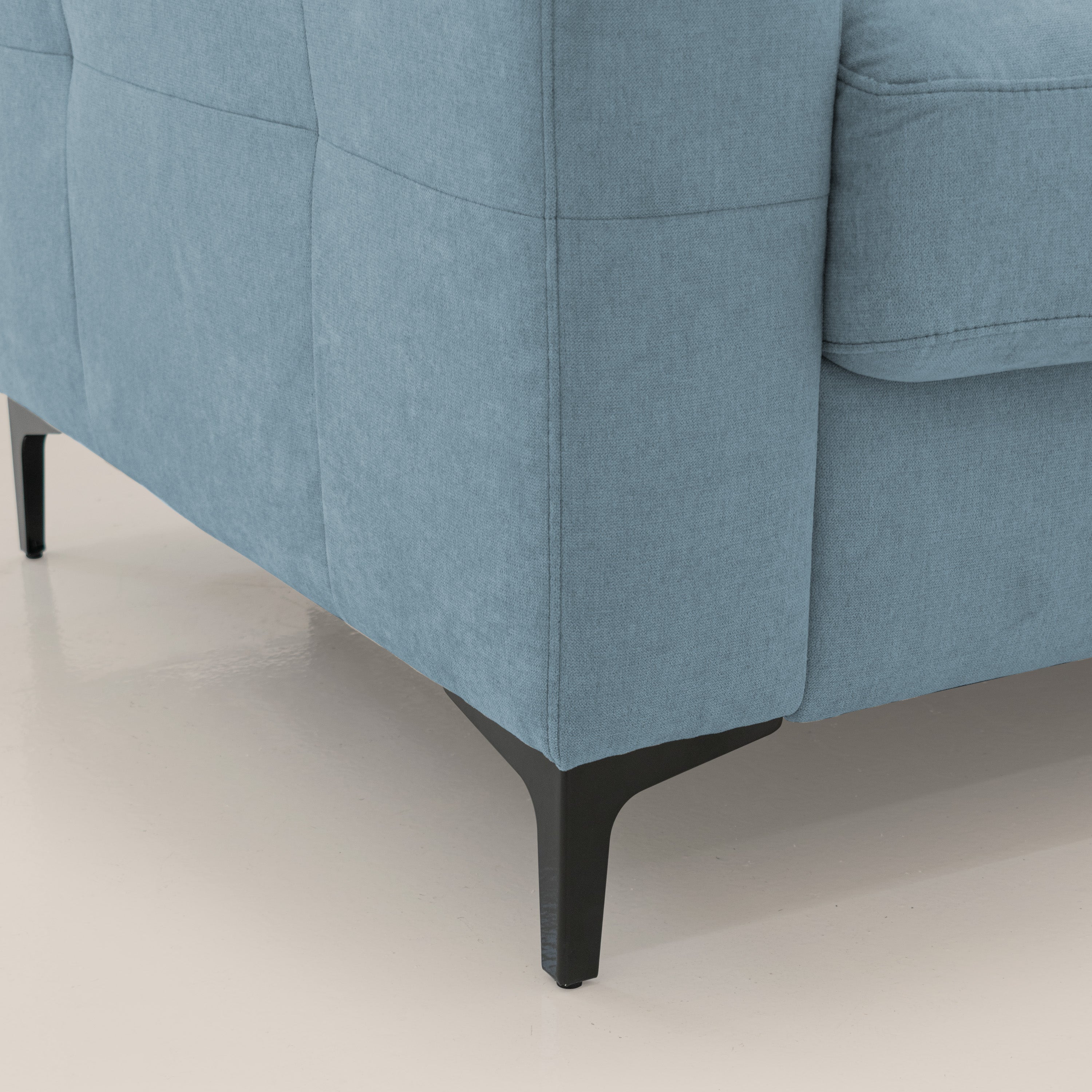 Gardenia divano letto materasso alto 18 cm con poggiatesta reclinabili e rivestimento impermeabile T02 carta da zucchero - divani.store