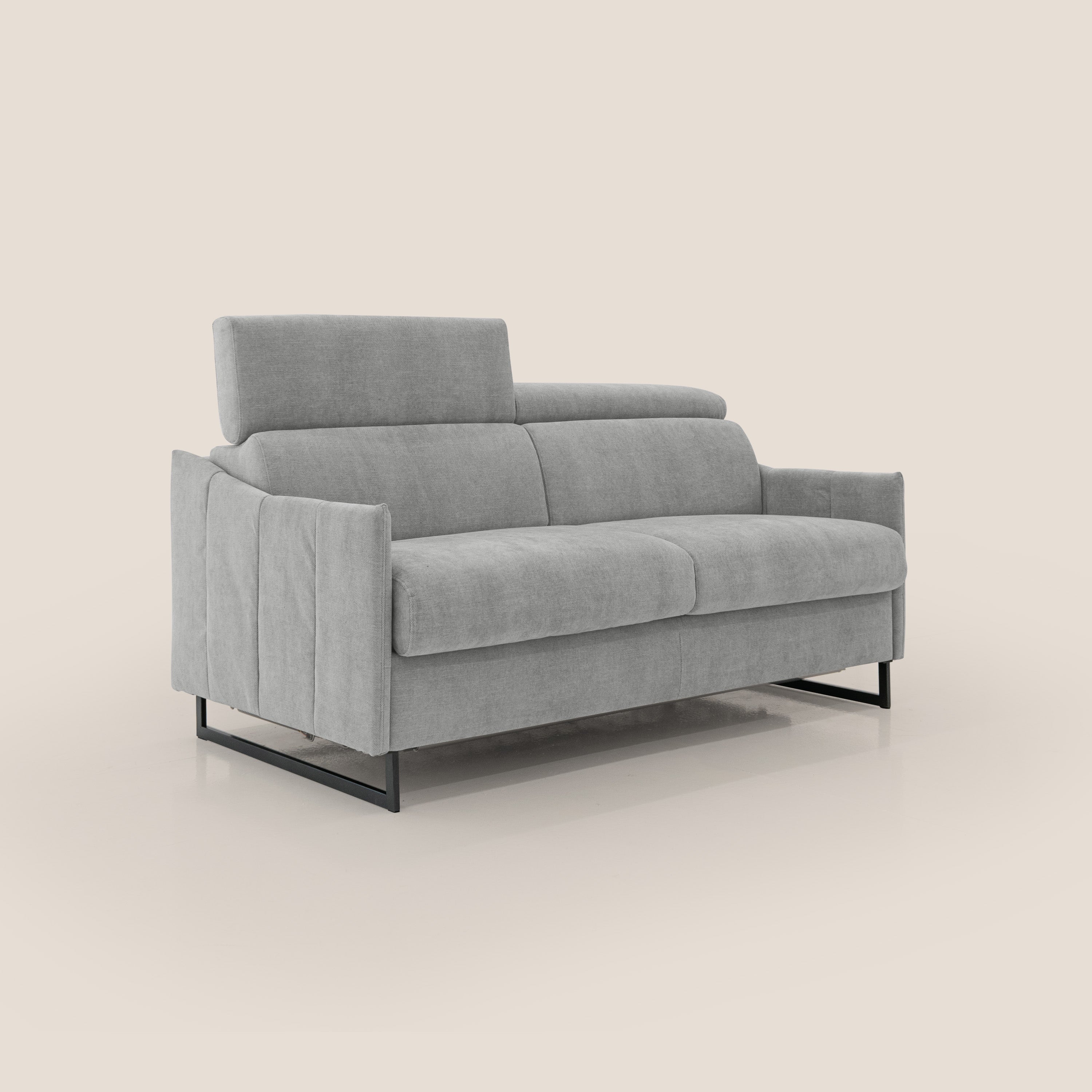 Loto divano letto salvaspazio materasso H18 cm con piedi alti in morbido tessuto impermeabile T14 grigio chiaro - divani.store