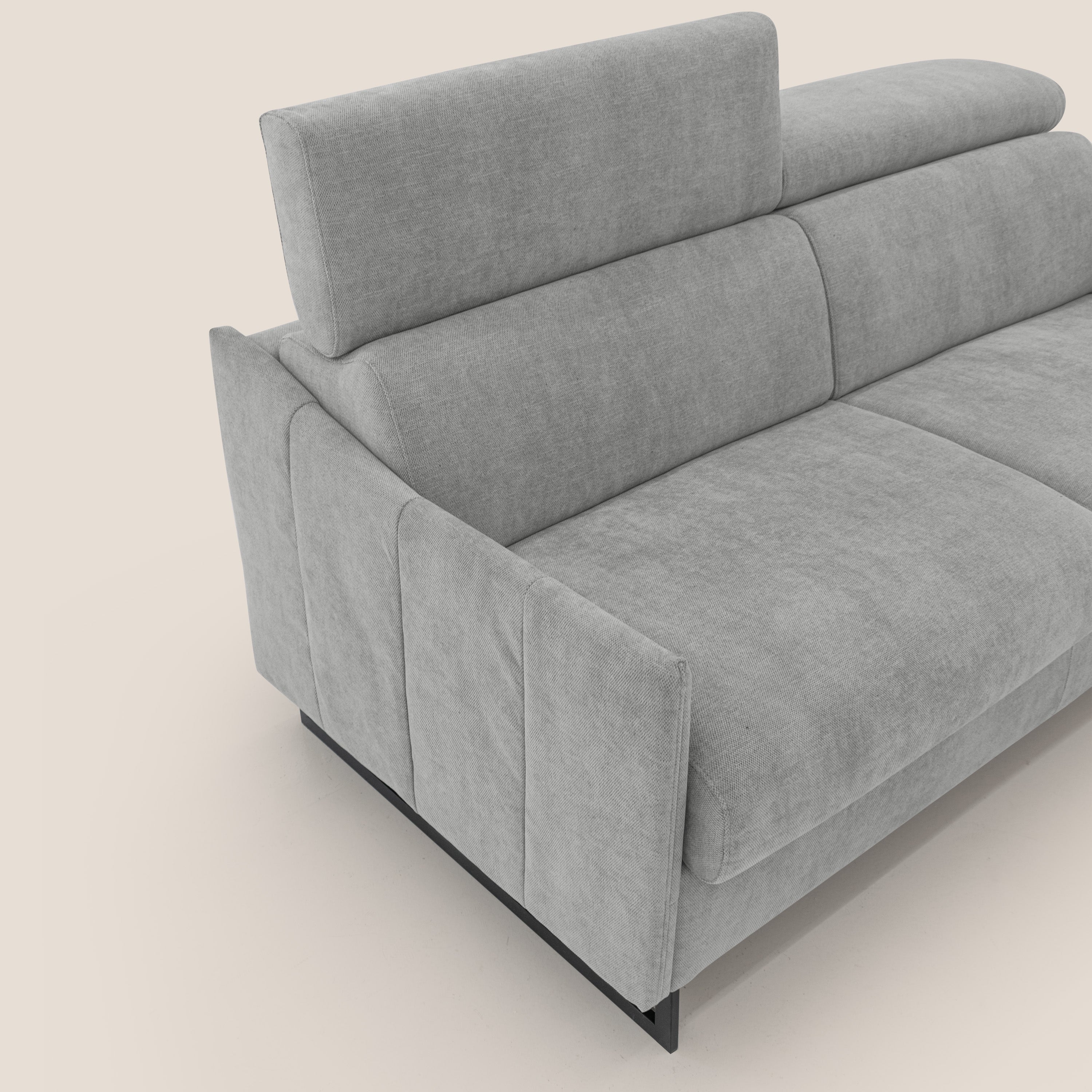 Loto divano letto salvaspazio materasso H18 cm con piedi alti in morbido tessuto impermeabile T14 grigio chiaro - divani.store