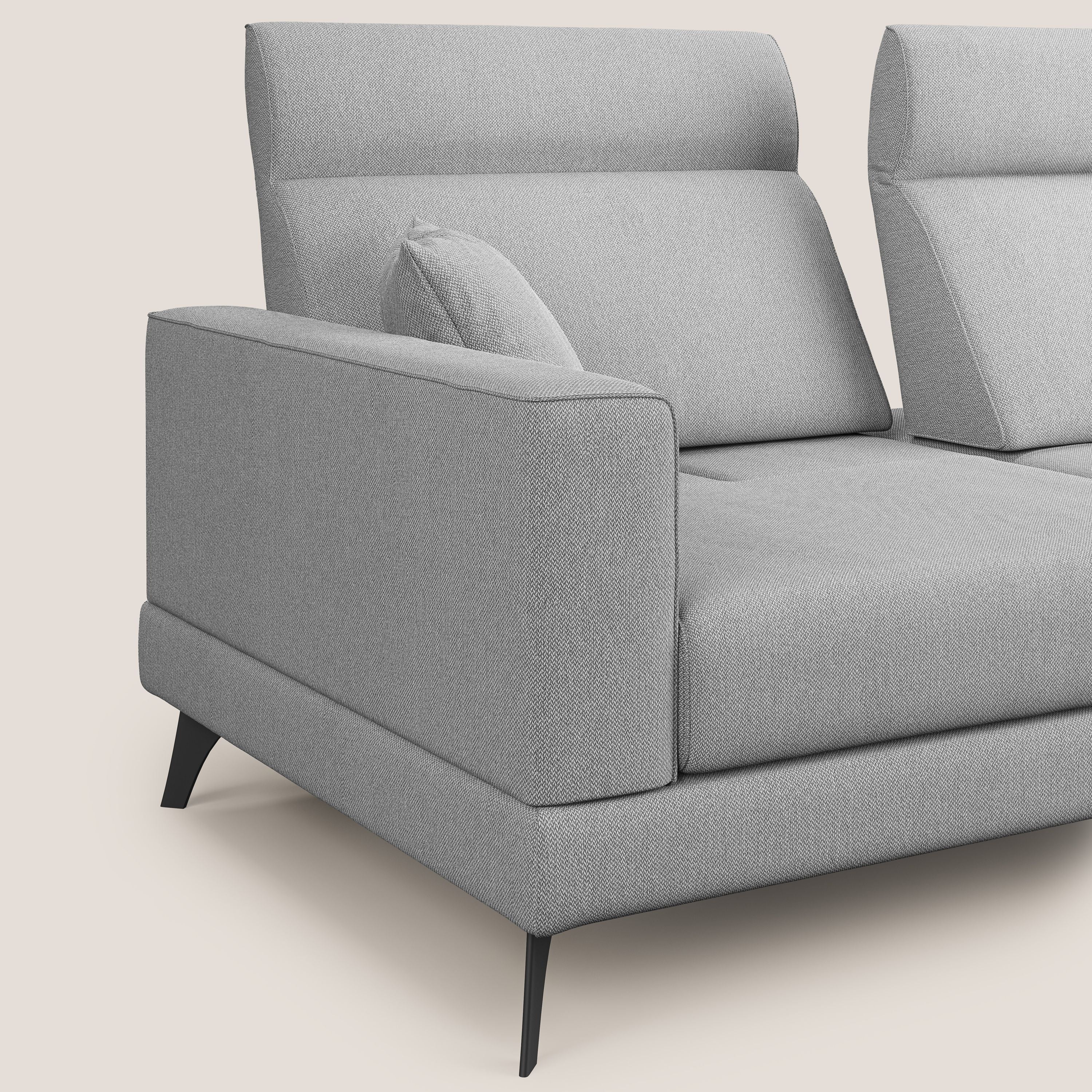 Slide Divano angolare con schienali traslanti e poggiatesta regolabili in tessuto smacchiabile T05 grigio - divani.store