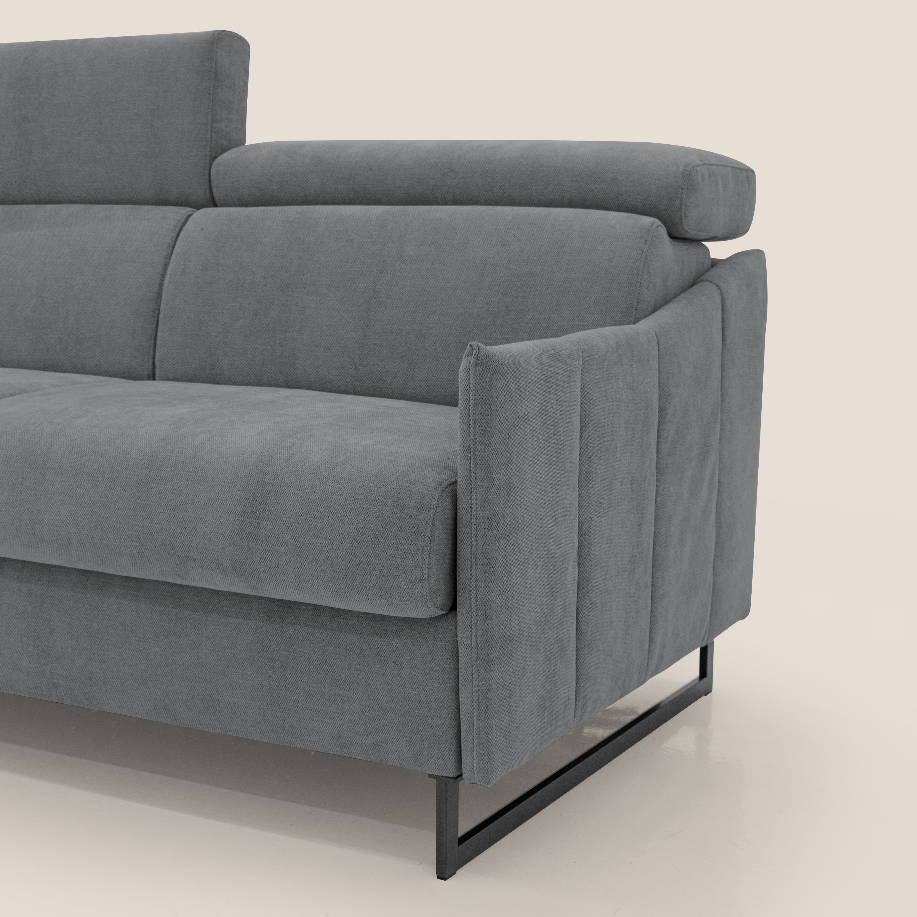 Loto divano letto salvaspazio materasso H18 cm con piedi alti in morbido tessuto impermeabile T14 grigio - divani.store