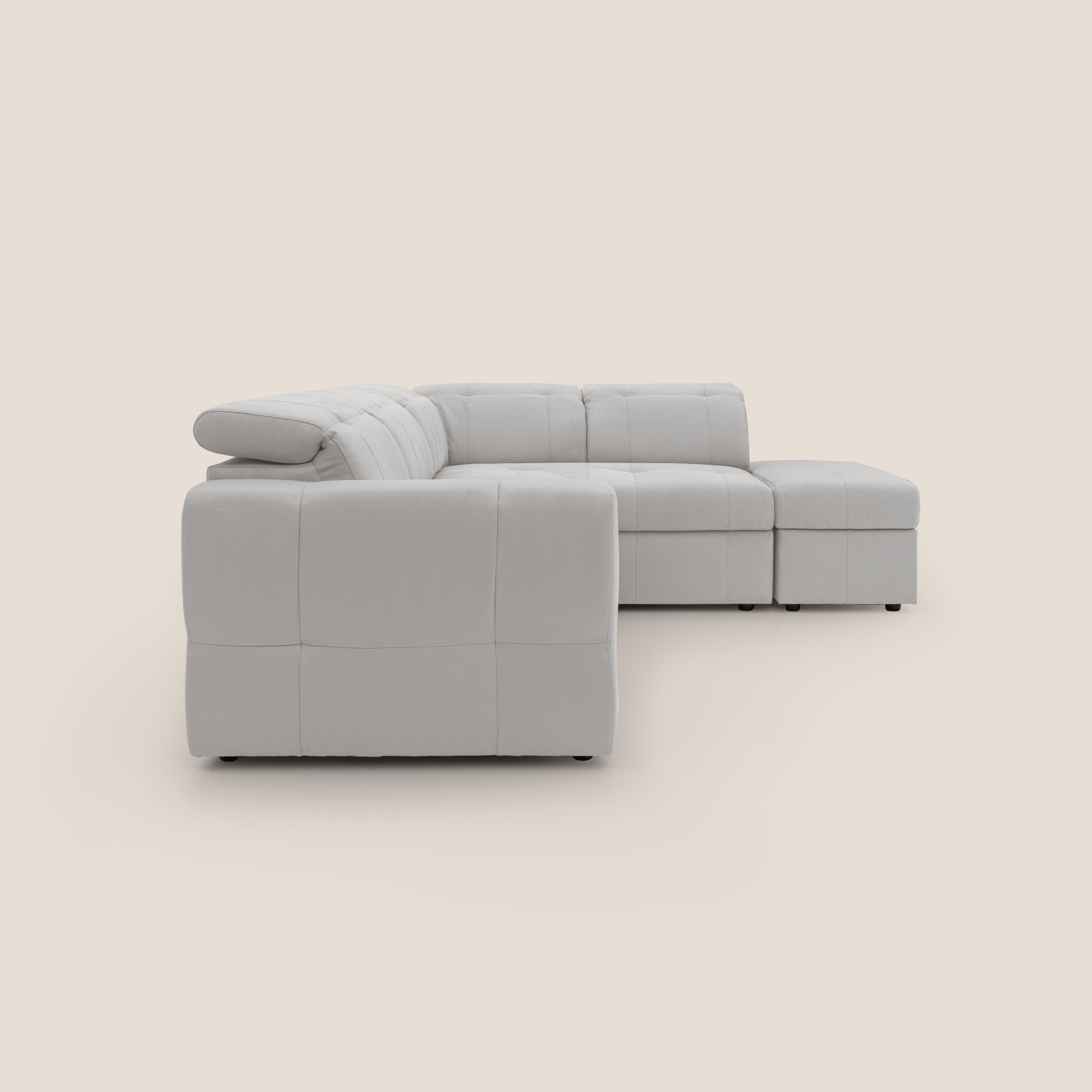 Kronos Divano angolare con poggiapiedi estraibile e pouf contenitore mobile in microfibra impermeabile T11 grigio chiaro - divani.store