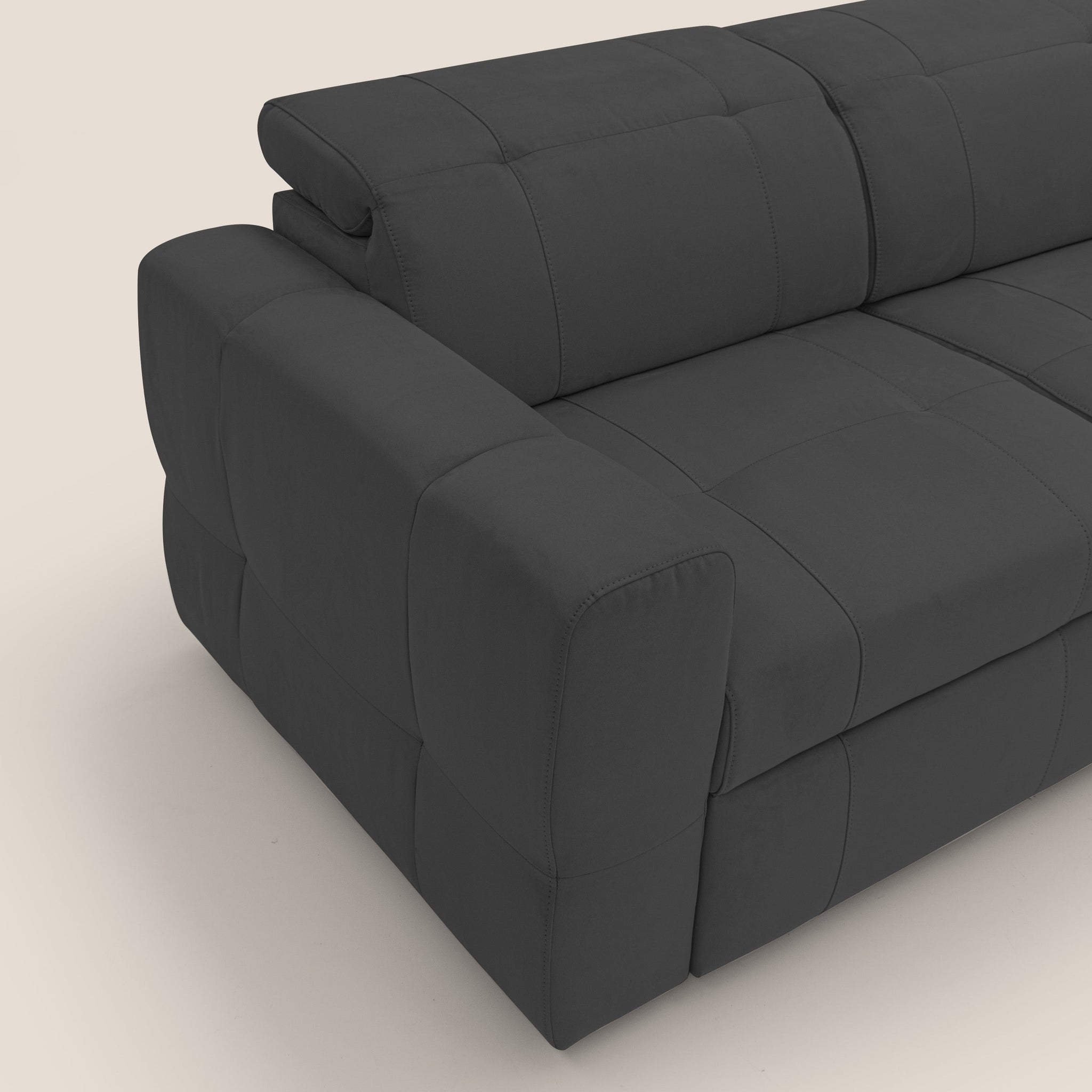 Kronos Ecksofa mit ausziehbarer Ottomane und mobilem Hocker mit Staufach aus wasserfester Mikrofaser T11