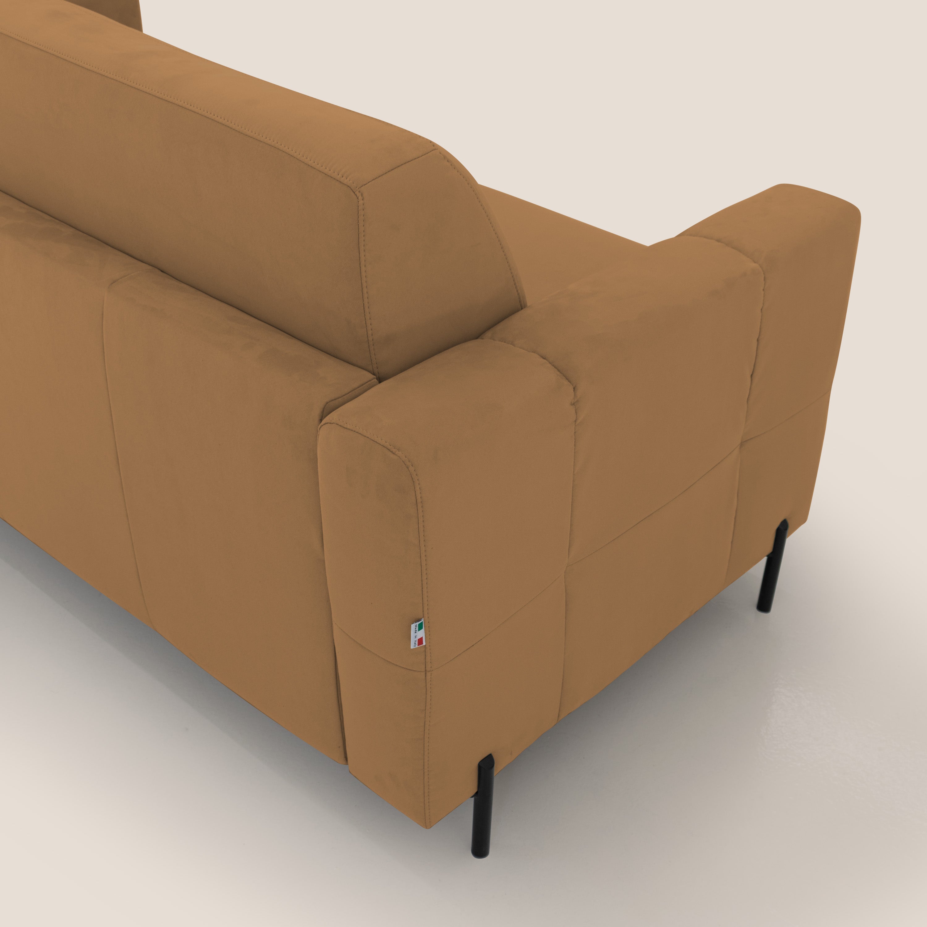 Ortensia divano letto materasso H18 cm con piedi alti in elegante microfibra smacchiabile T11 cuoio - divani.store