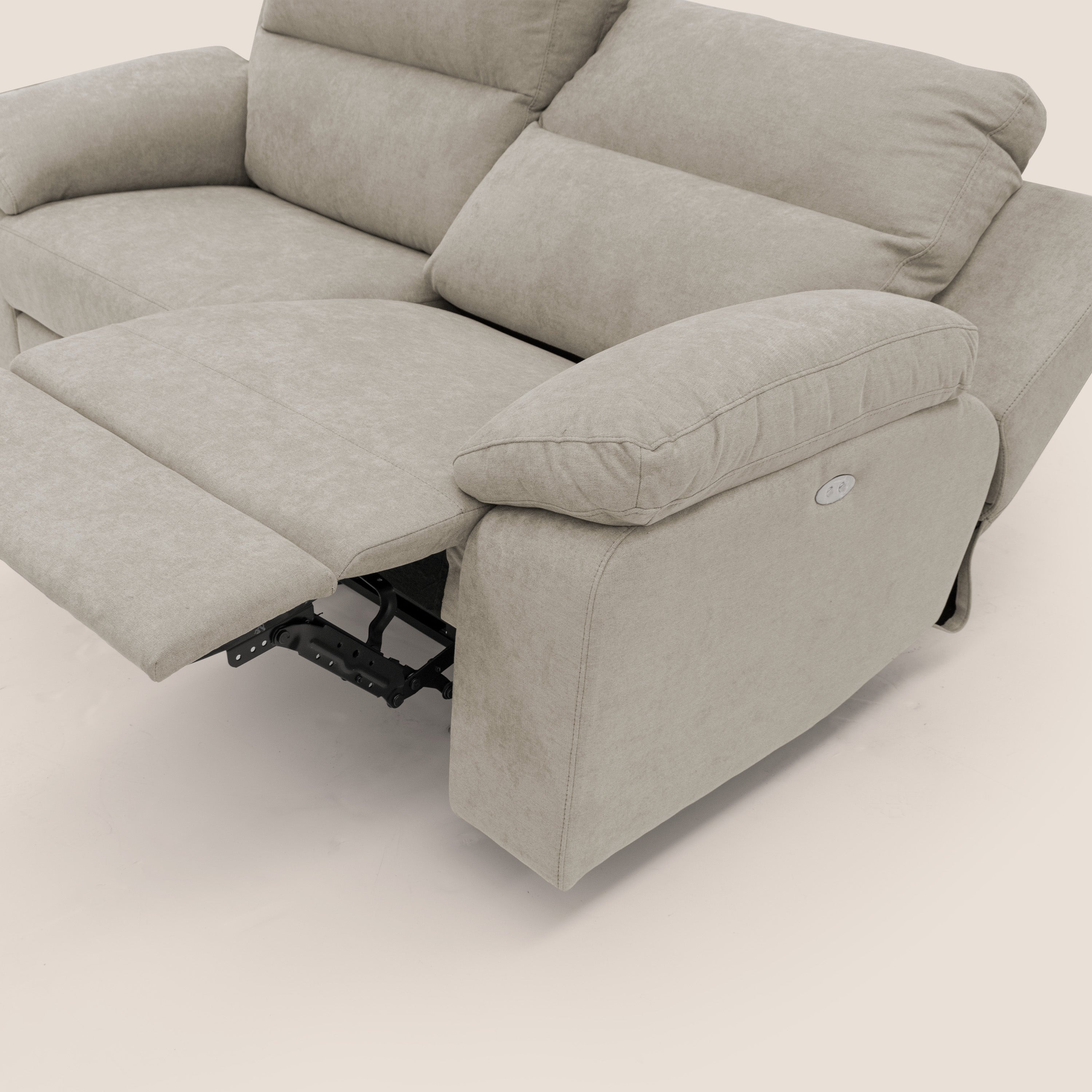Romeo Divano relax con recliner elettrico in morbido tessuto impermeabile T02 panna - divani.store