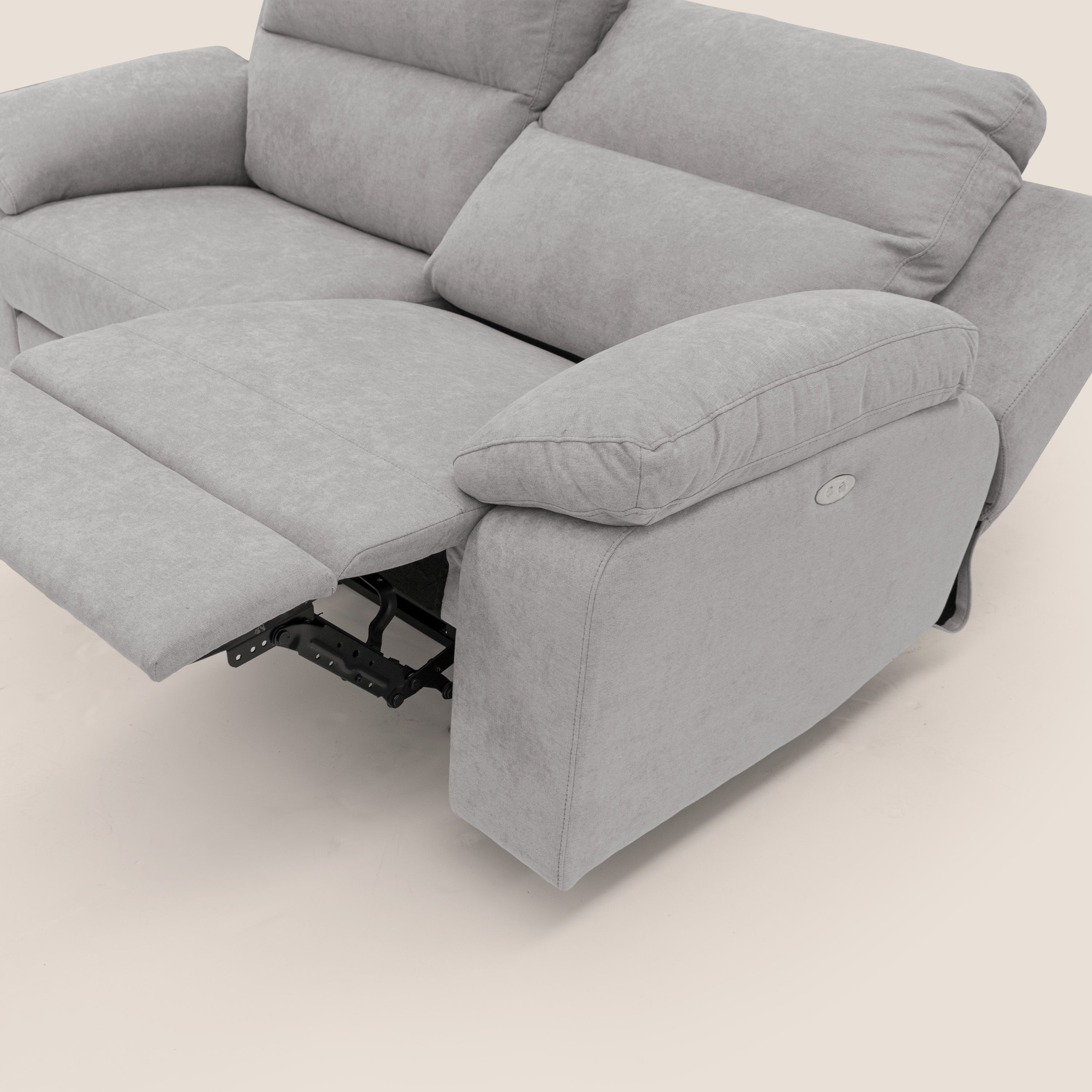 Romeo Divano relax con recliner elettrico in morbido tessuto impermeabile T02 grigio chiaro - divani.store