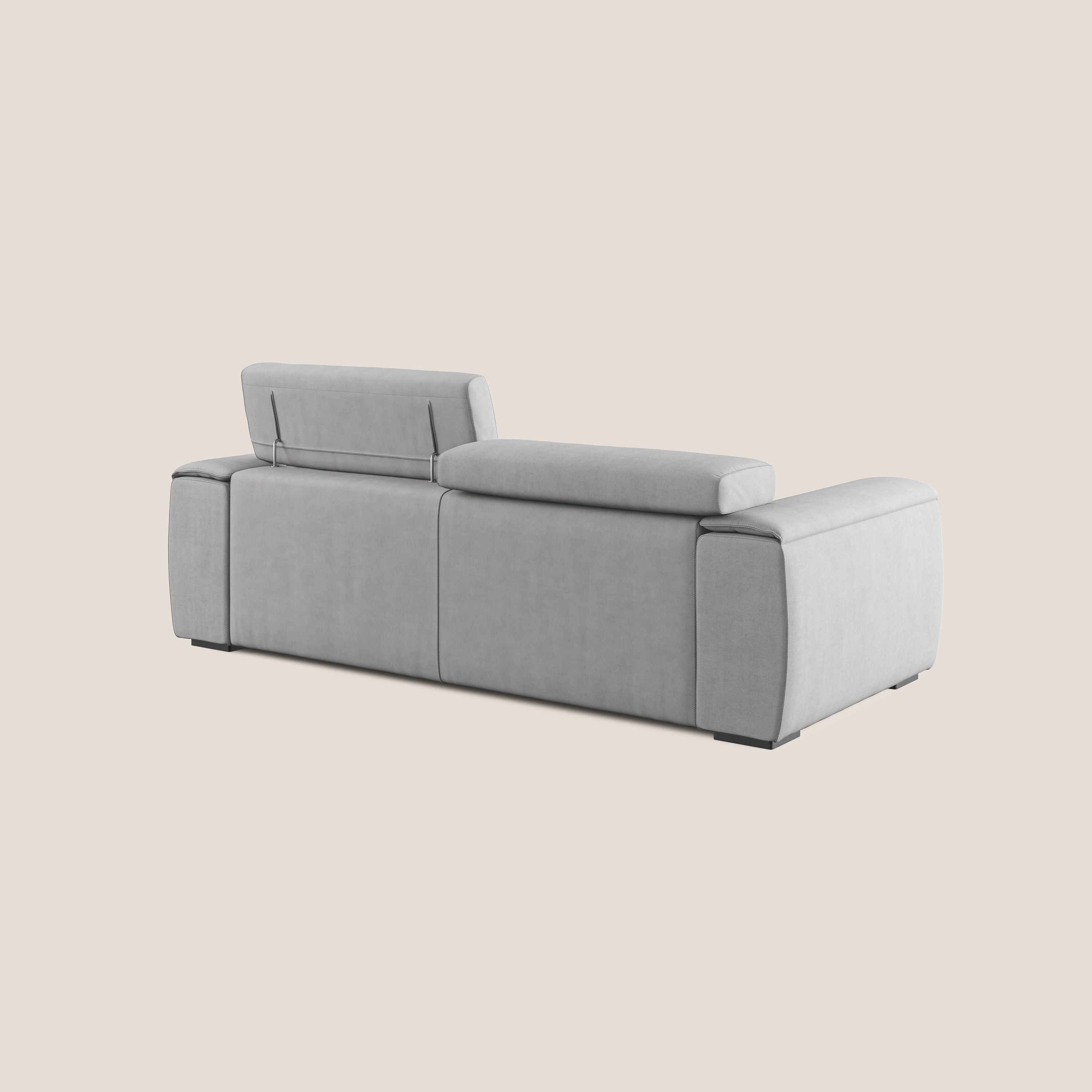 Zeno Divano con pouf estraibile poggiapiedi in tessuto morbido impermeabile T02 grigio chiaro - divani.store