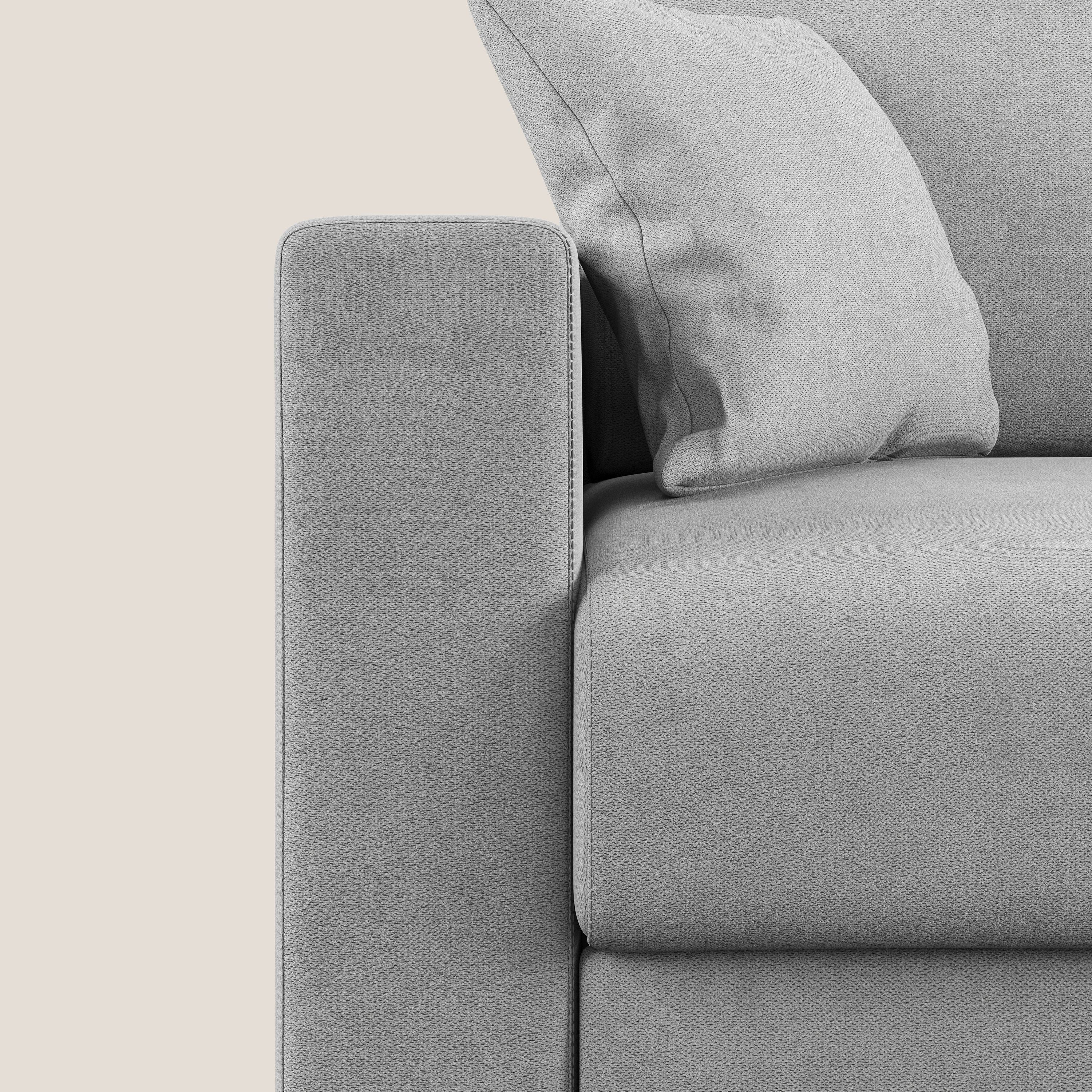 Kafka divano letto matrimoniale in morbido tessuto impermeabile T02 grigio chiaro - divani.store