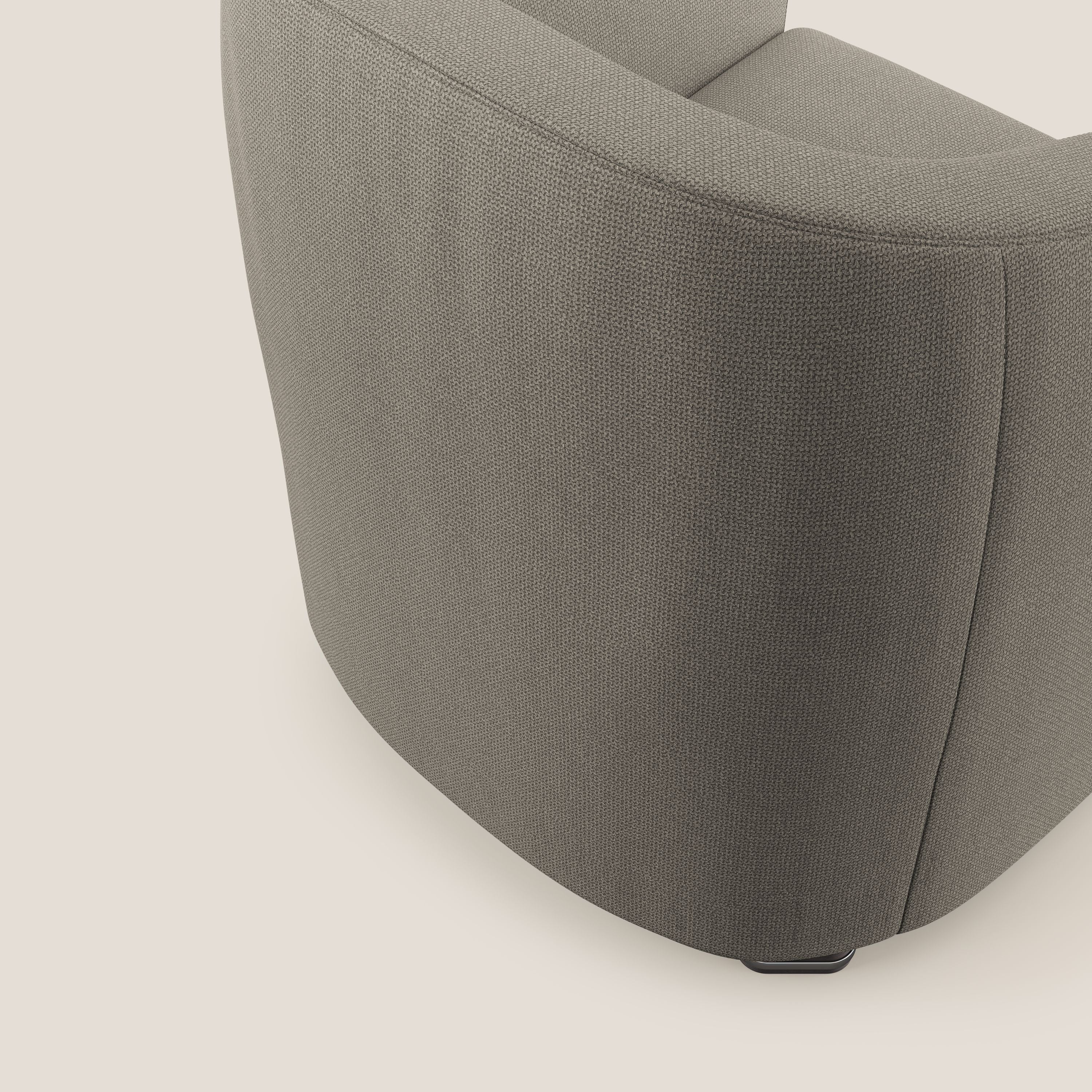 Cloe Poltroncina in tessuto smacchiabile con acqua QuickClean T08 tortora - divani.store