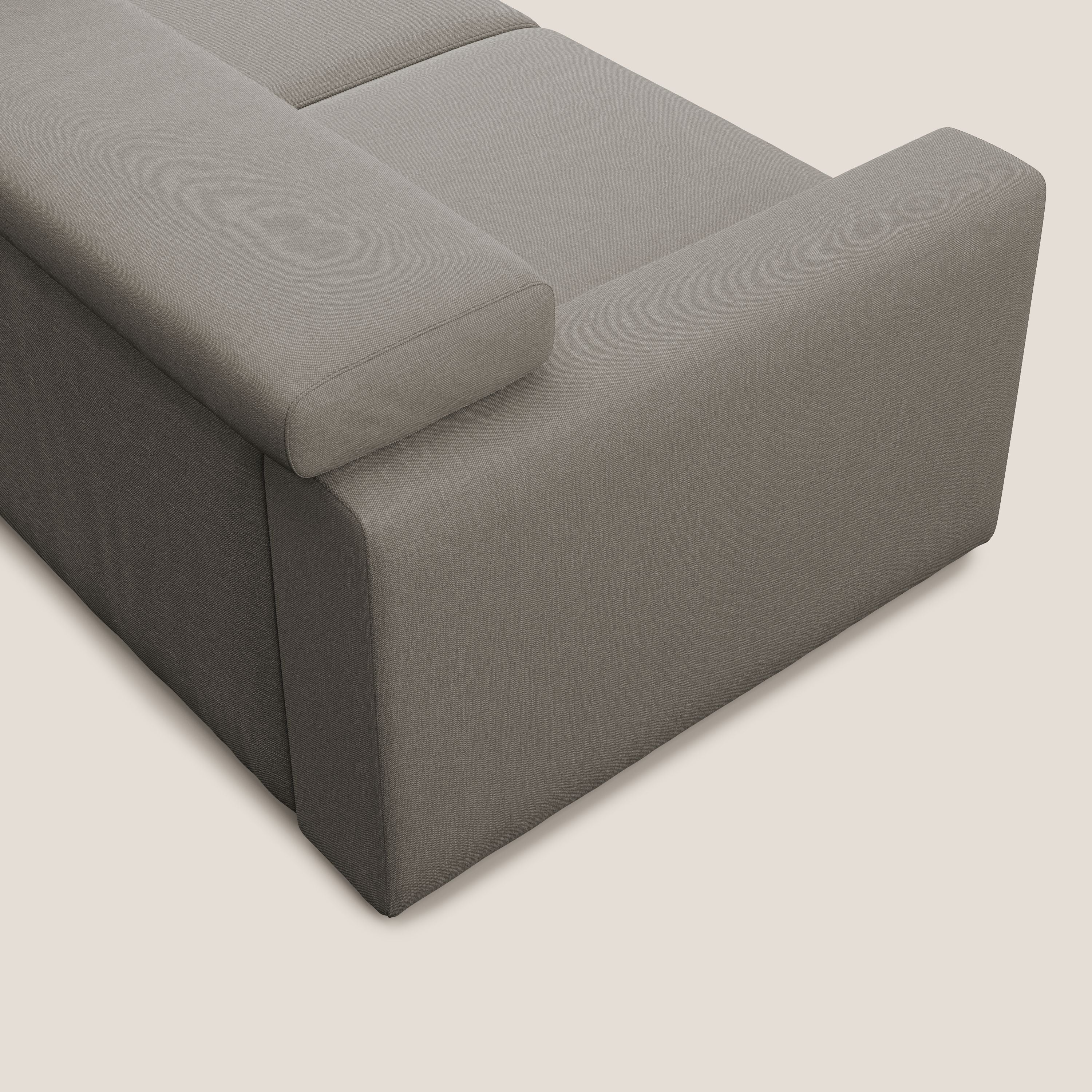 Dylan divano allungabile con pouf estraibile poggiapiedi in tessuto simil cotone impermeabile T13 tortora - divani.store