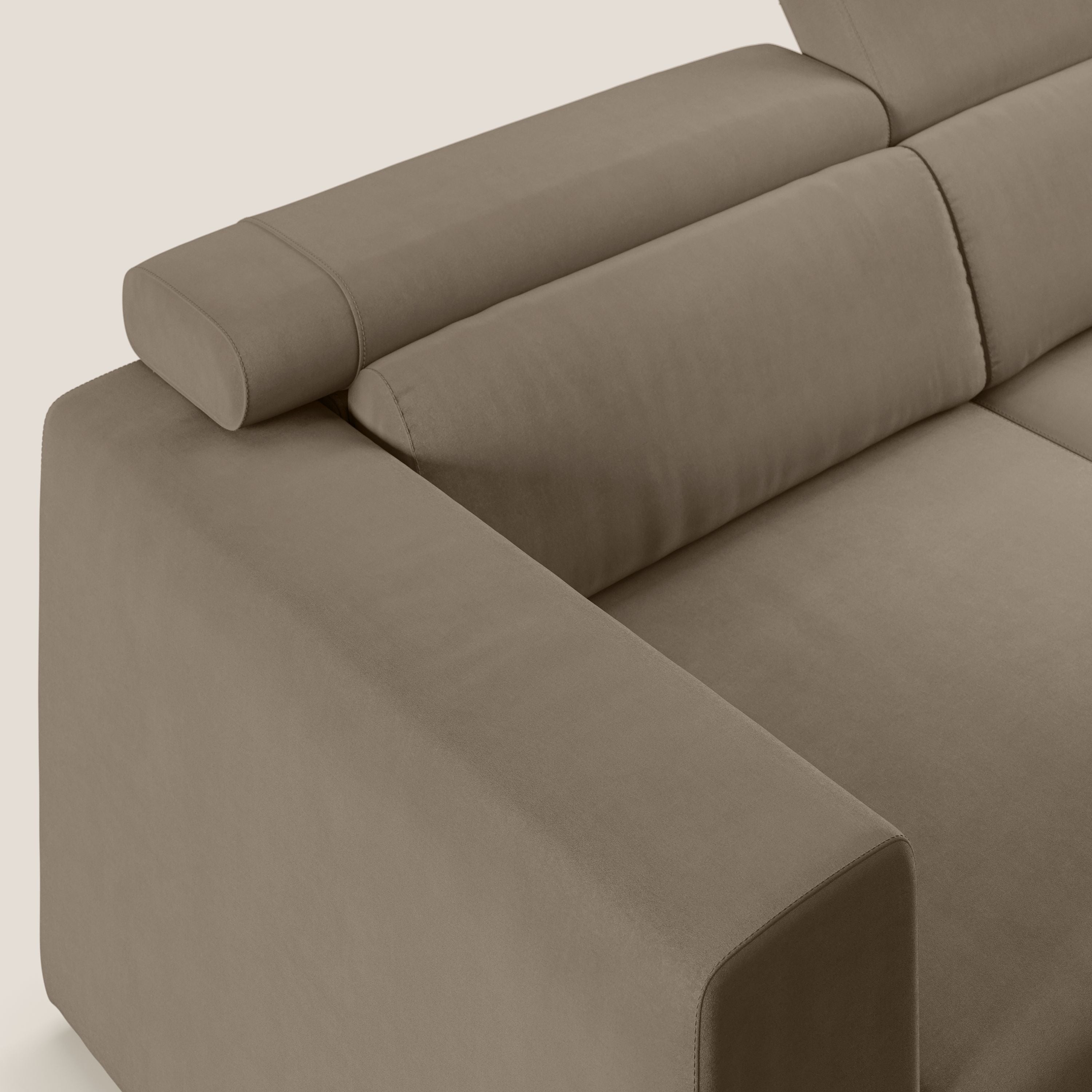 Vegas divano con poggiatesta reclinabili in microfibra smacchiabile T11 marrone - divani.store