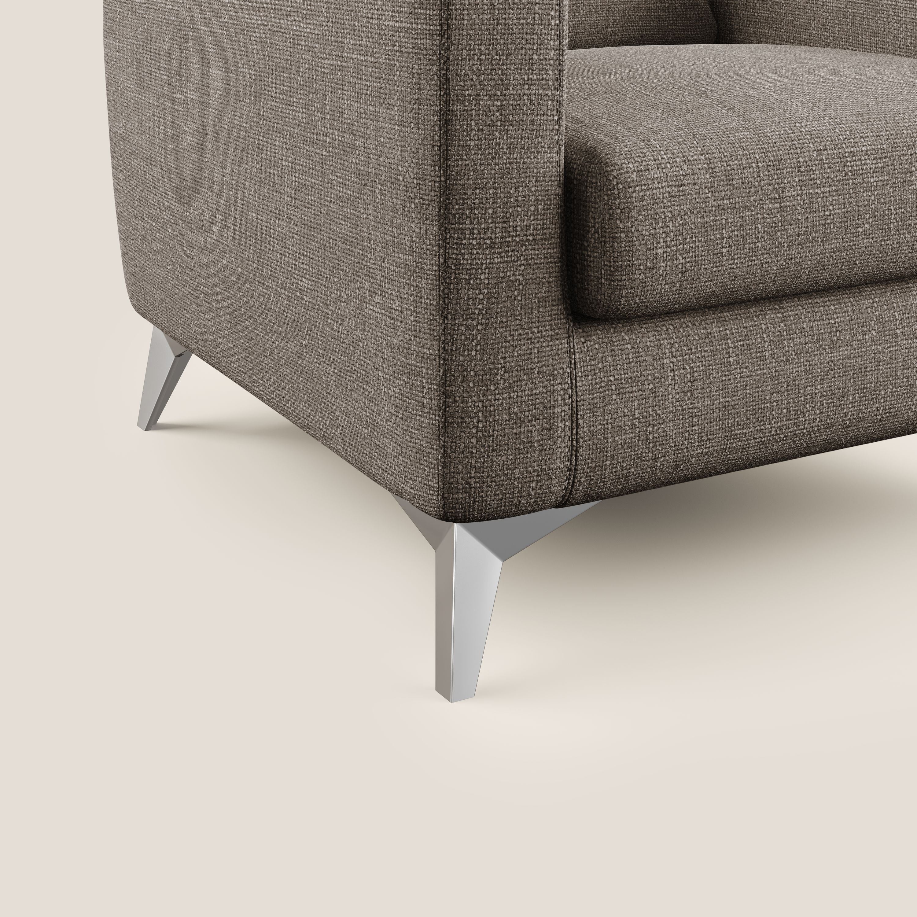 Orione Poltroncina in morbido tessuto impermeabile ad intreccio T06 marrone - divani.store