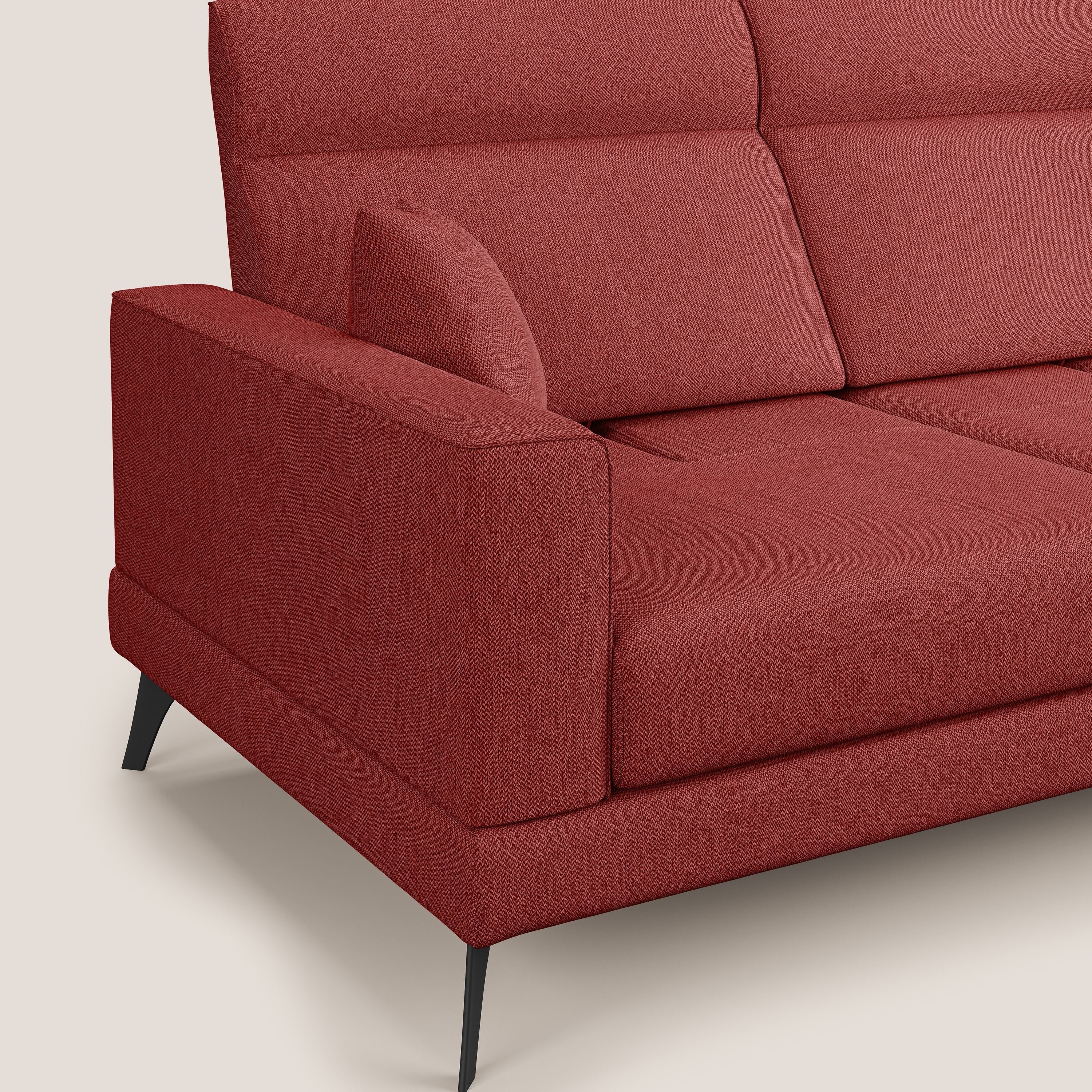 Slide Divano angolare con schienali traslanti e poggiatesta regolabili in tessuto smacchiabile T05 rosso - divani.store