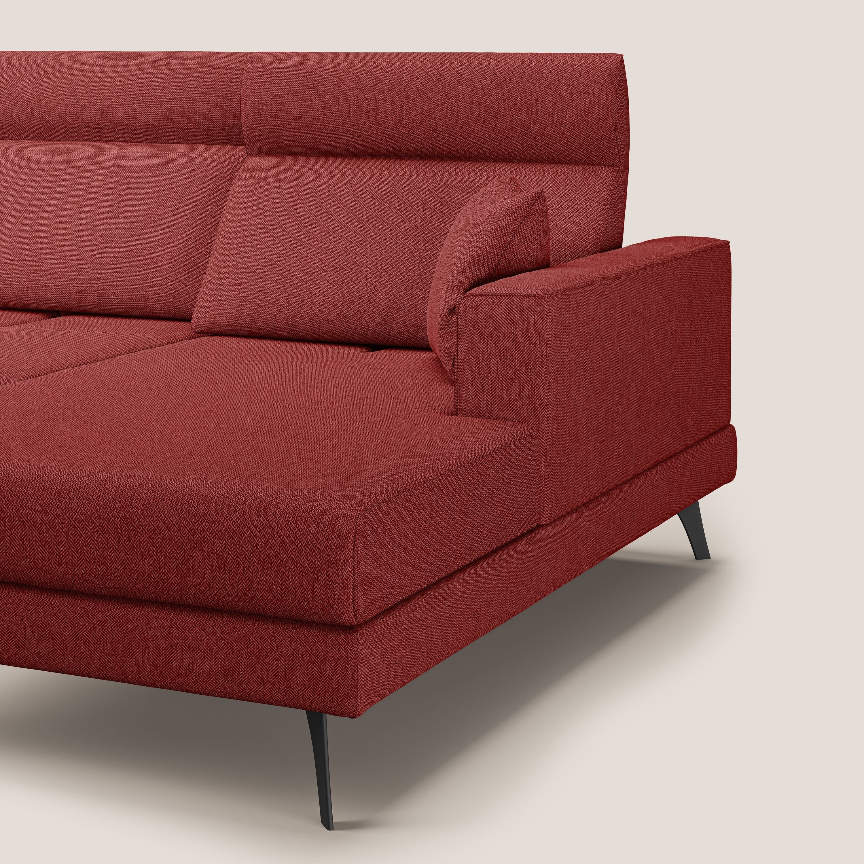Slide Divano angolare con schienali traslanti e poggiatesta regolabili in tessuto smacchiabile T05 rosso - divani.store