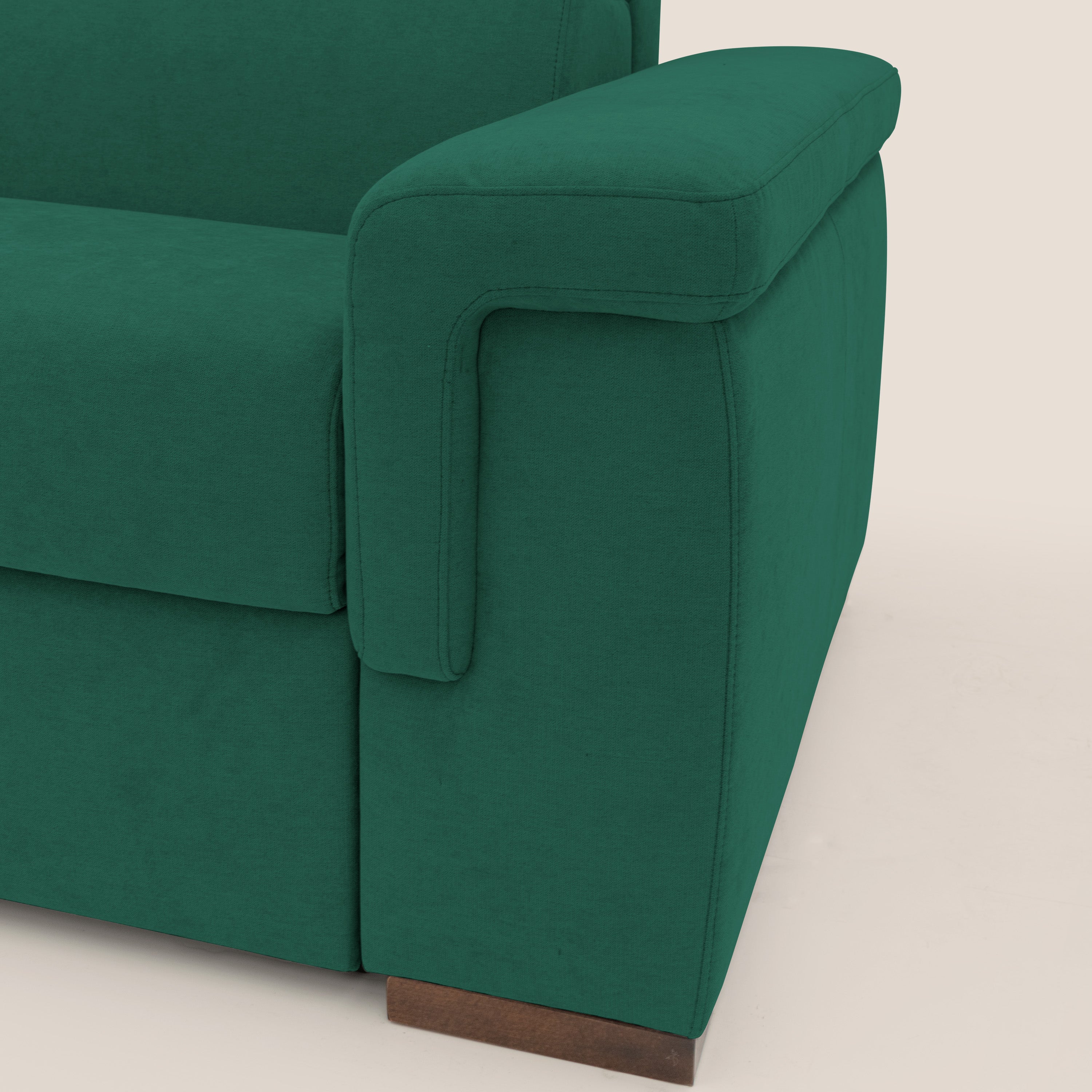 Giunone divano letto con materasso alto 18 cm e poggiatesta reclinabili in tessuto impermeabile T02 verde - divani.store