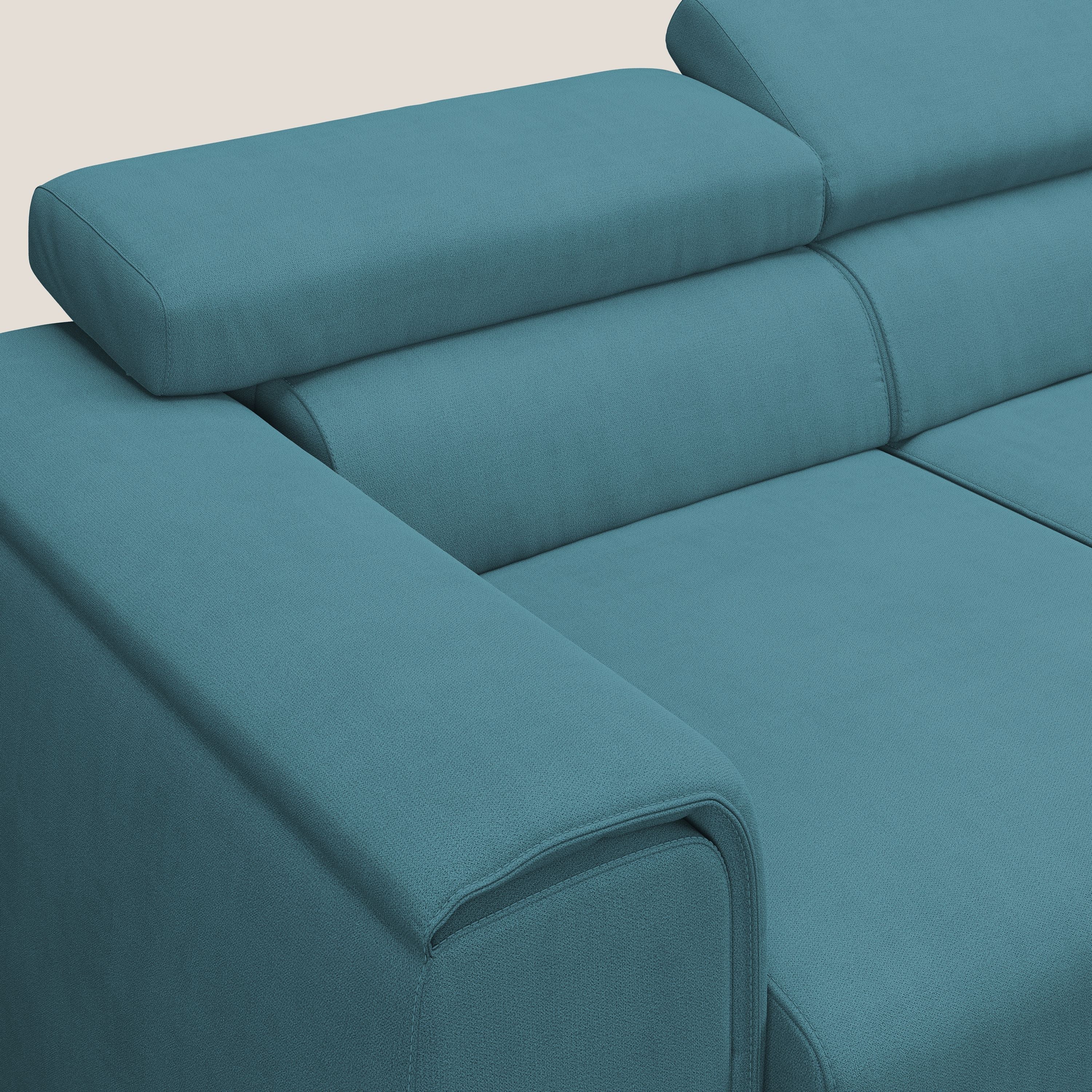 Zeno Divano con pouf estraibile poggiapiedi a 3 sedute in tessuto morbido impermeabile T02 azzurro - divani.store