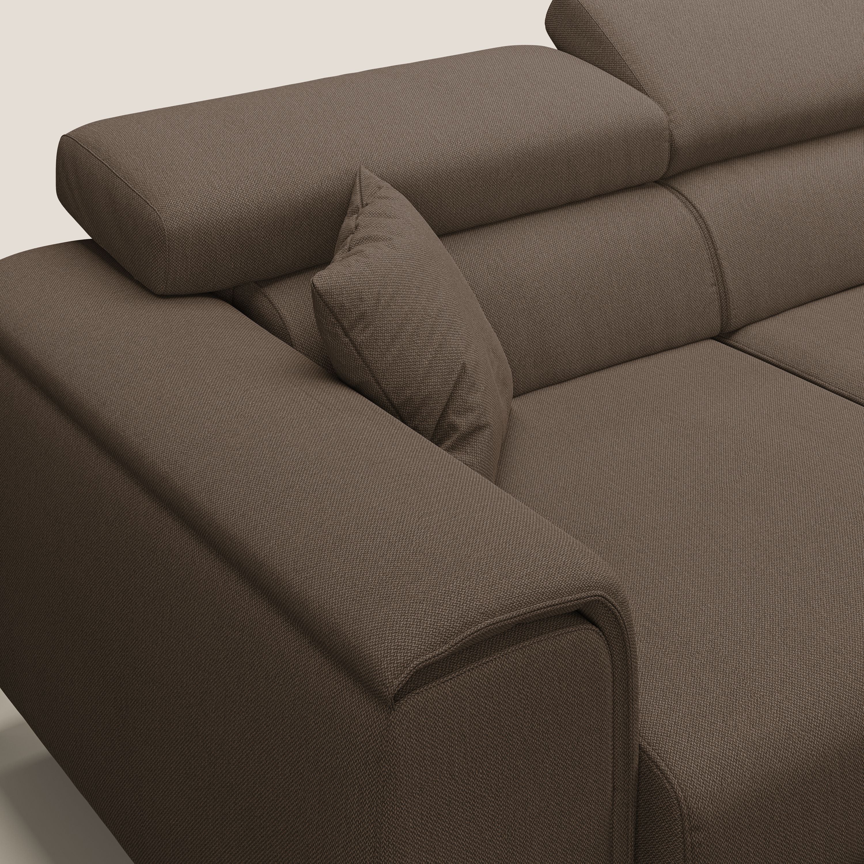 Fusion divano con 3 sedute allungabili in tessuto smacchiabile T05 marrone - divani.store